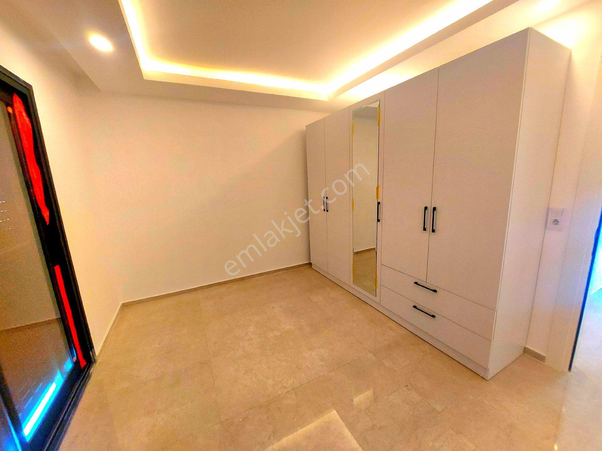Kuşadasında Havuzlu Ve Sosyal Alanlı Sitede Bahçeli Sıfır Villa - Görsel 25