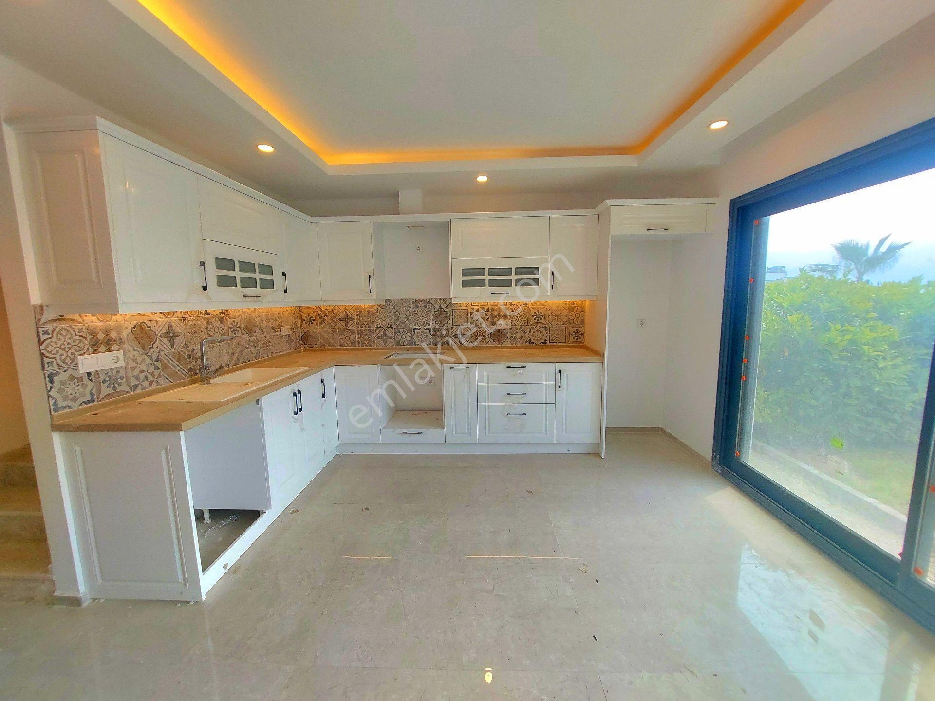 Kuşadasında Havuzlu Ve Sosyal Alanlı Sitede Bahçeli Sıfır Villa - Görsel 19
