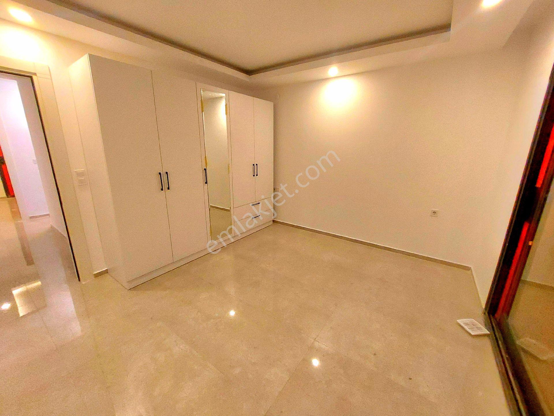 Kuşadasında Havuzlu Ve Sosyal Alanlı Sitede Bahçeli Sıfır Villa - Görsel 29