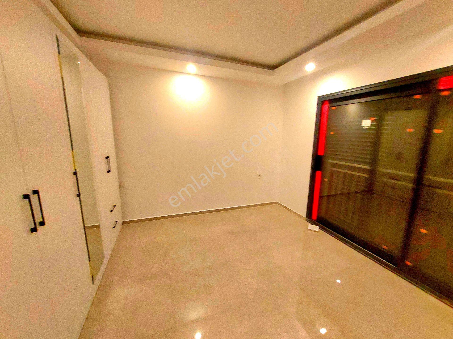 Kuşadasında Havuzlu Ve Sosyal Alanlı Sitede Bahçeli Sıfır Villa - Görsel 30