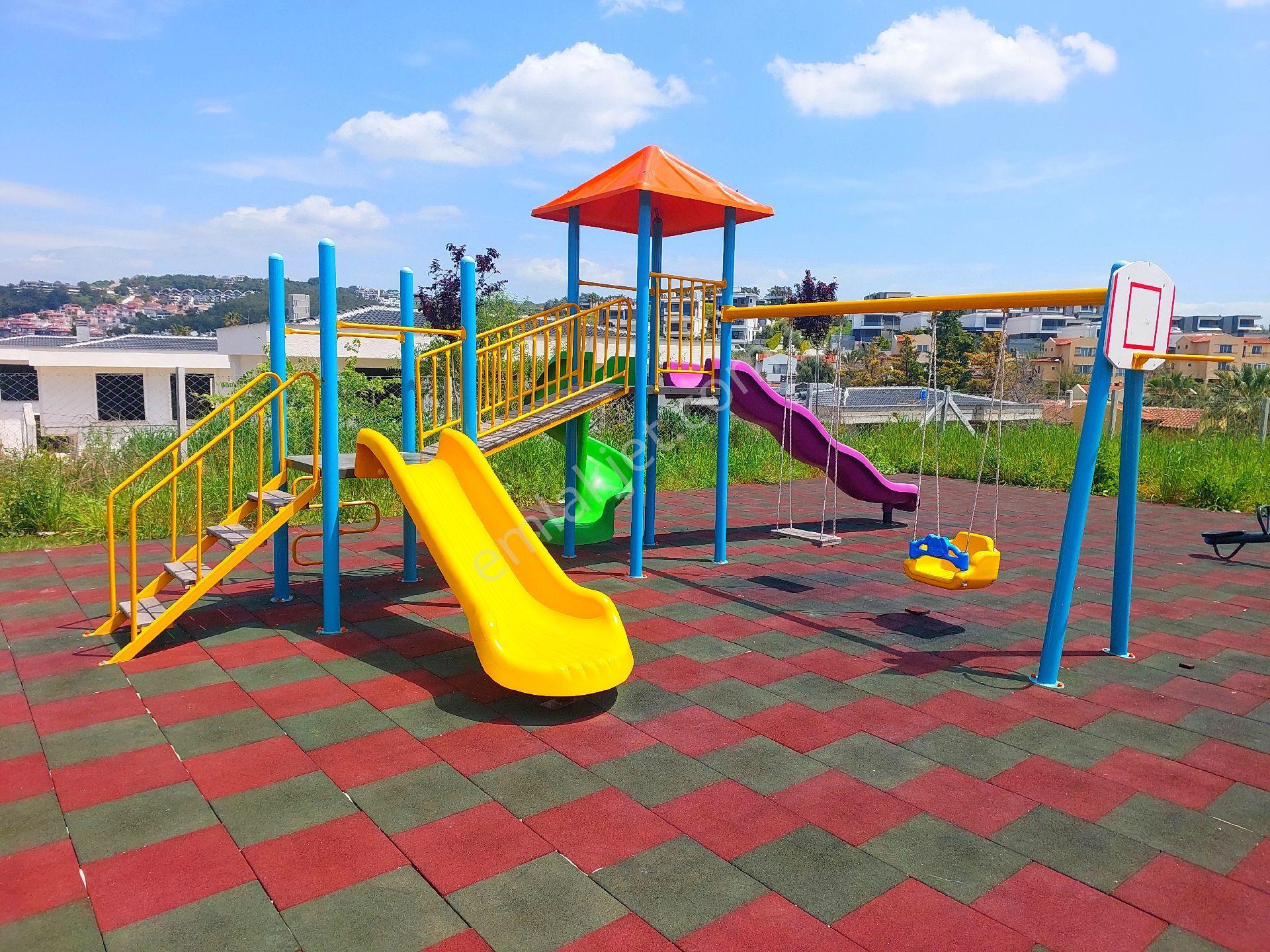 Kuşadasında Havuzlu Ve Sosyal Alanlı Sitede Bahçeli Sıfır Villa - Görsel 34