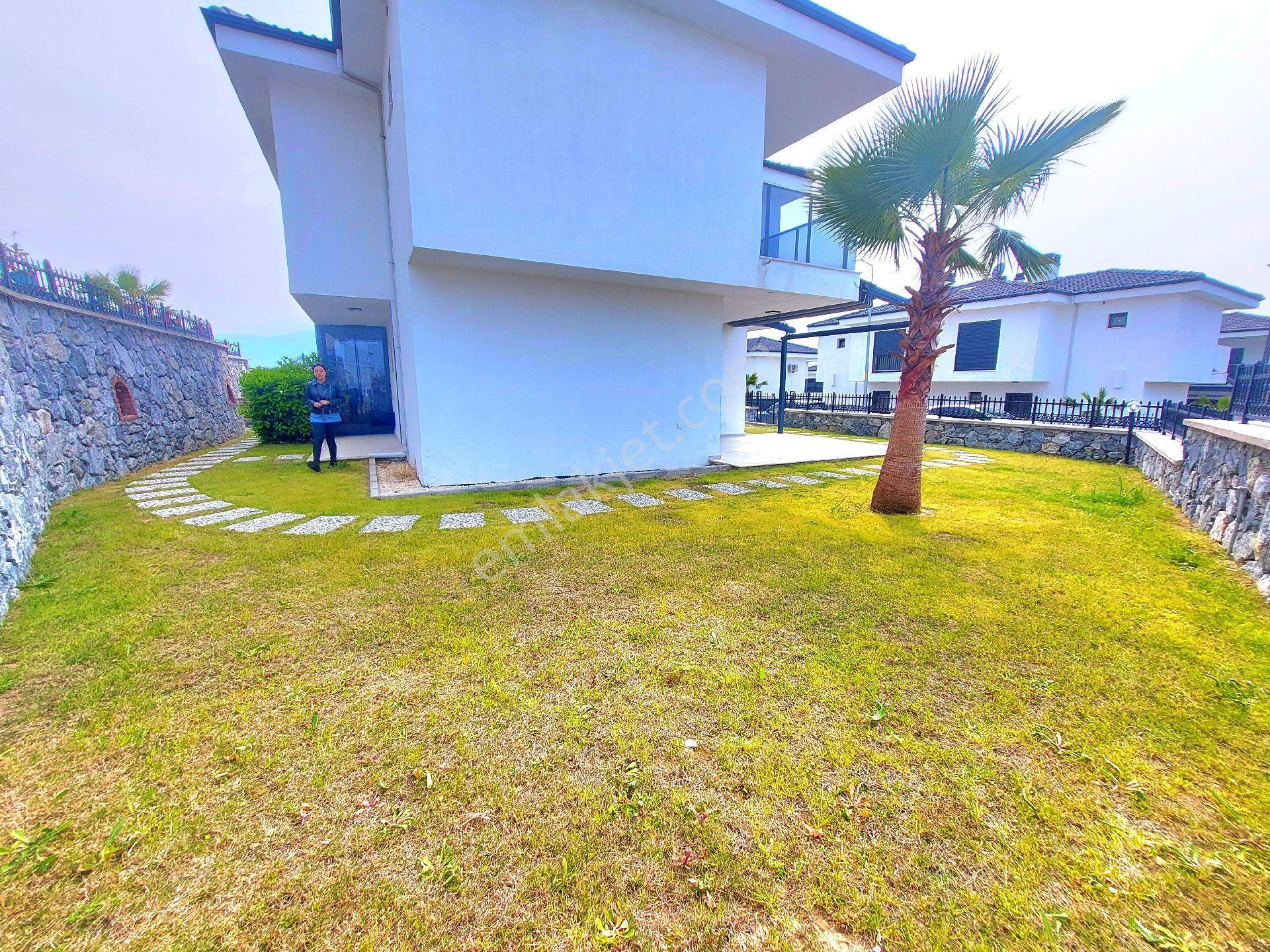 Kuşadasında Havuzlu Ve Sosyal Alanlı Sitede Bahçeli Sıfır Villa - Görsel 6
