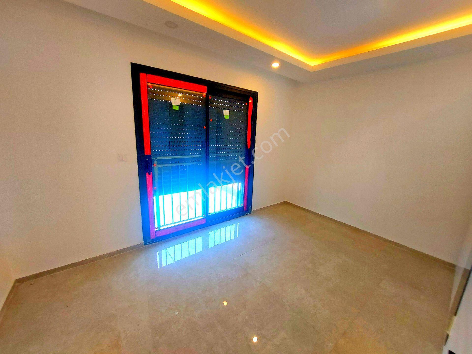 Kuşadasında Havuzlu Ve Sosyal Alanlı Sitede Bahçeli Sıfır Villa - Görsel 23