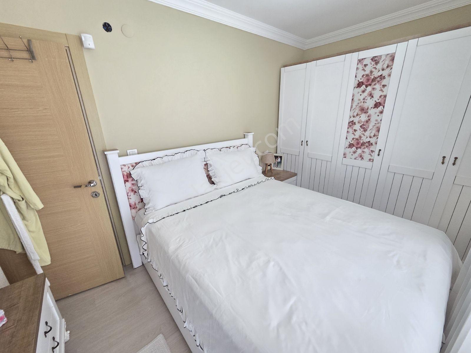 Yenifoça Fokai Terasları'nda Eşyasız Kiralık 3+1 Dubleks Villa - Görsel 23