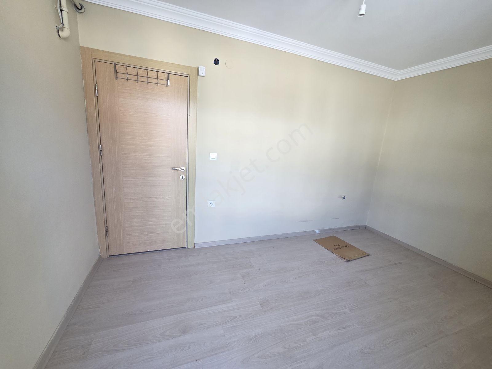 Yenifoça Fokai Terasları'nda Eşyasız Kiralık 3+1 Dubleks Villa - Görsel 24