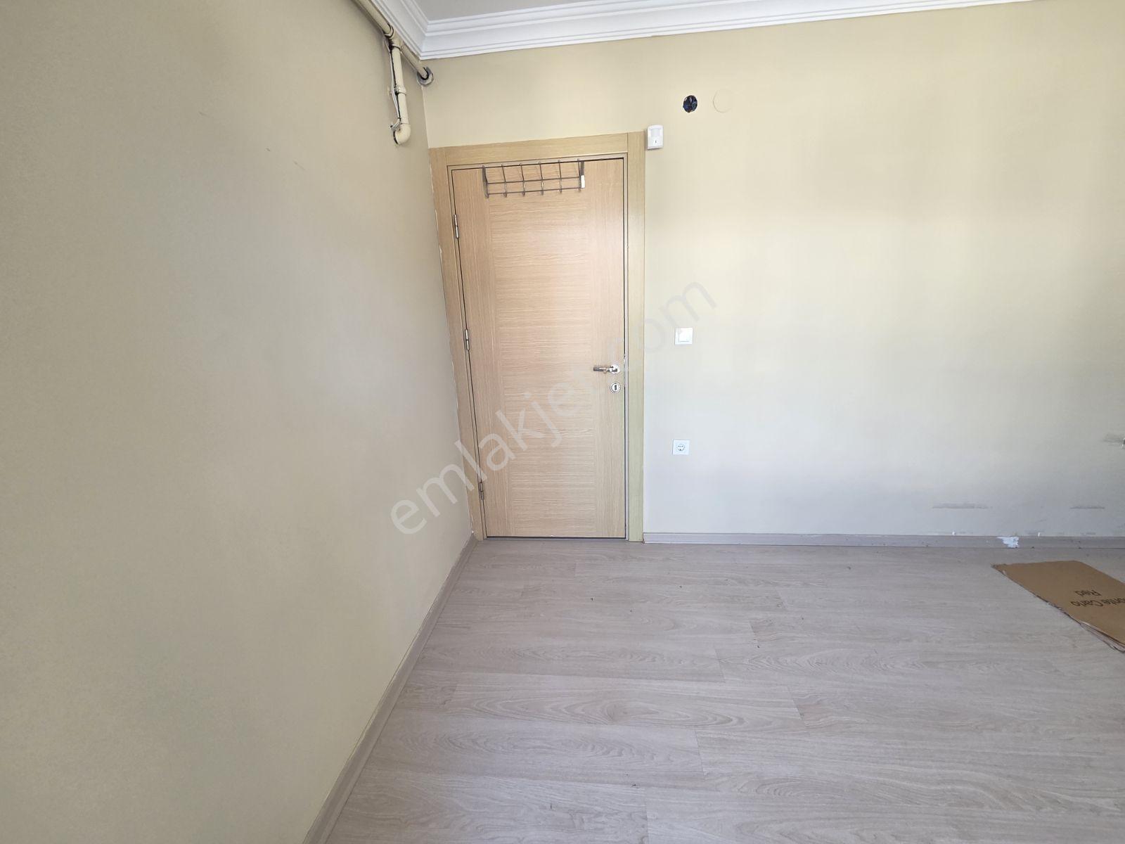 Yenifoça Fokai Terasları'nda Eşyasız Kiralık 3+1 Dubleks Villa - Görsel 11