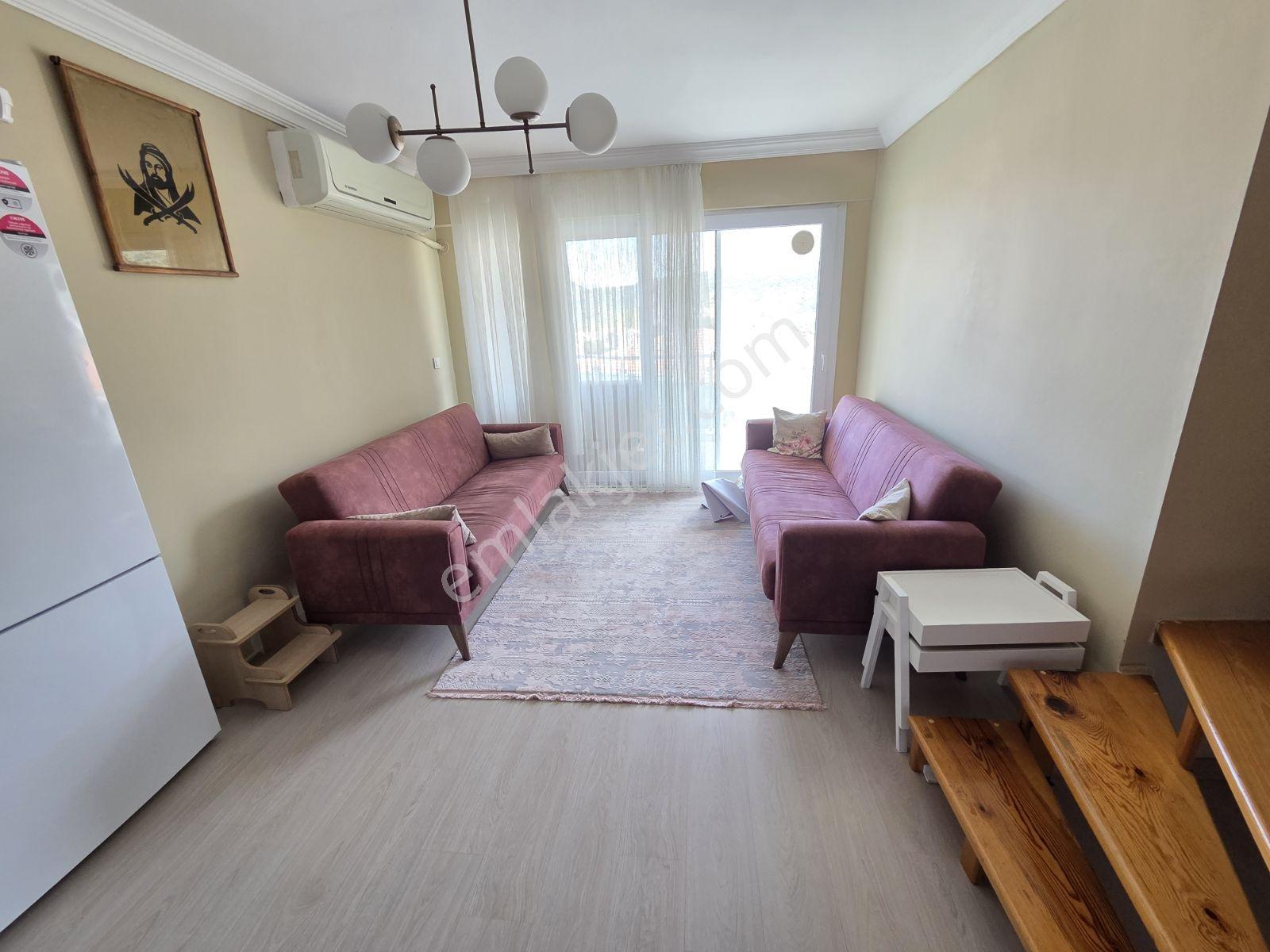 Yenifoça Fokai Terasları'nda Eşyasız Kiralık 3+1 Dubleks Villa - Görsel 16