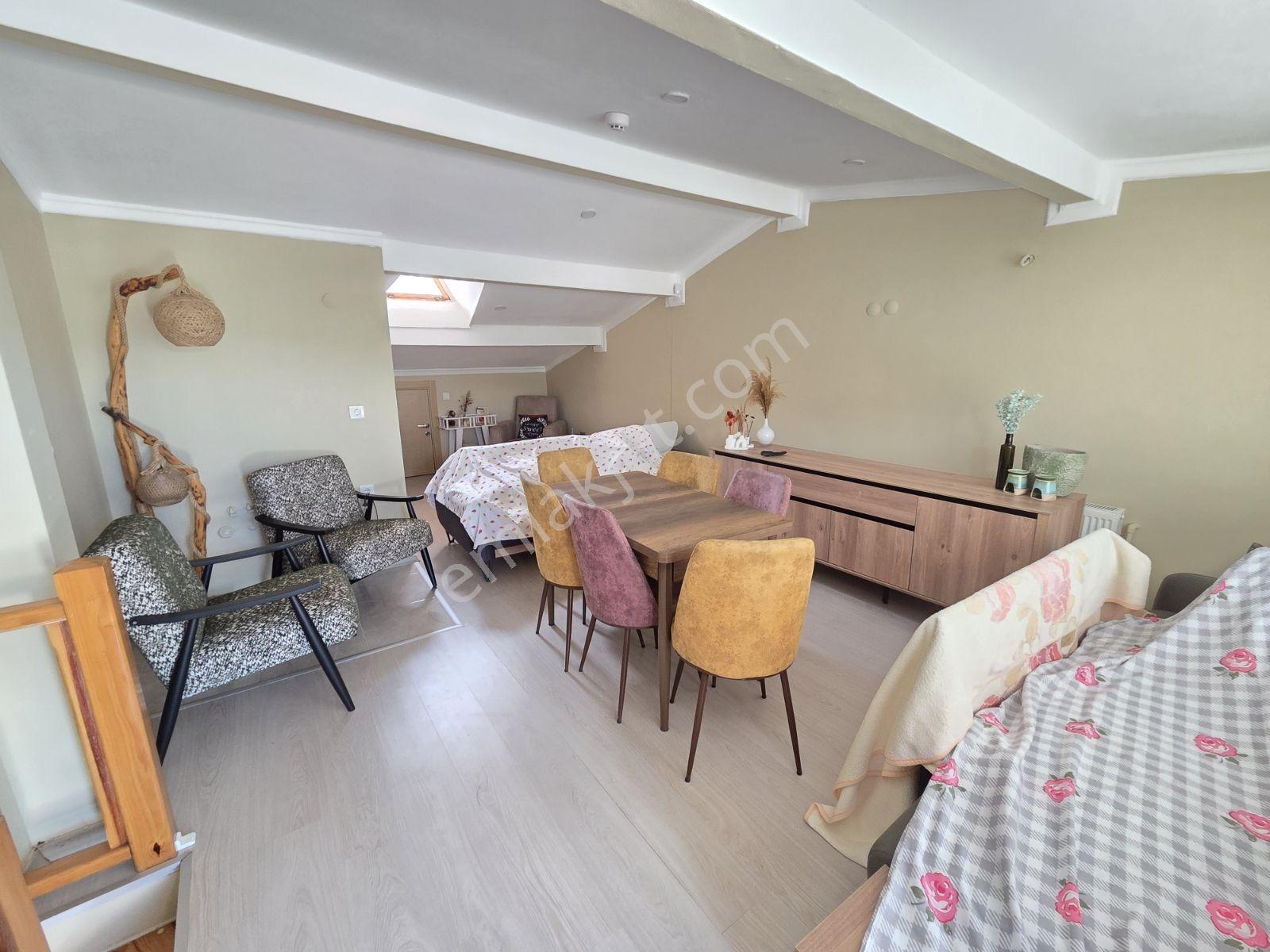 Yenifoça Fokai Terasları'nda Eşyasız Kiralık 3+1 Dubleks Villa - Görsel 9