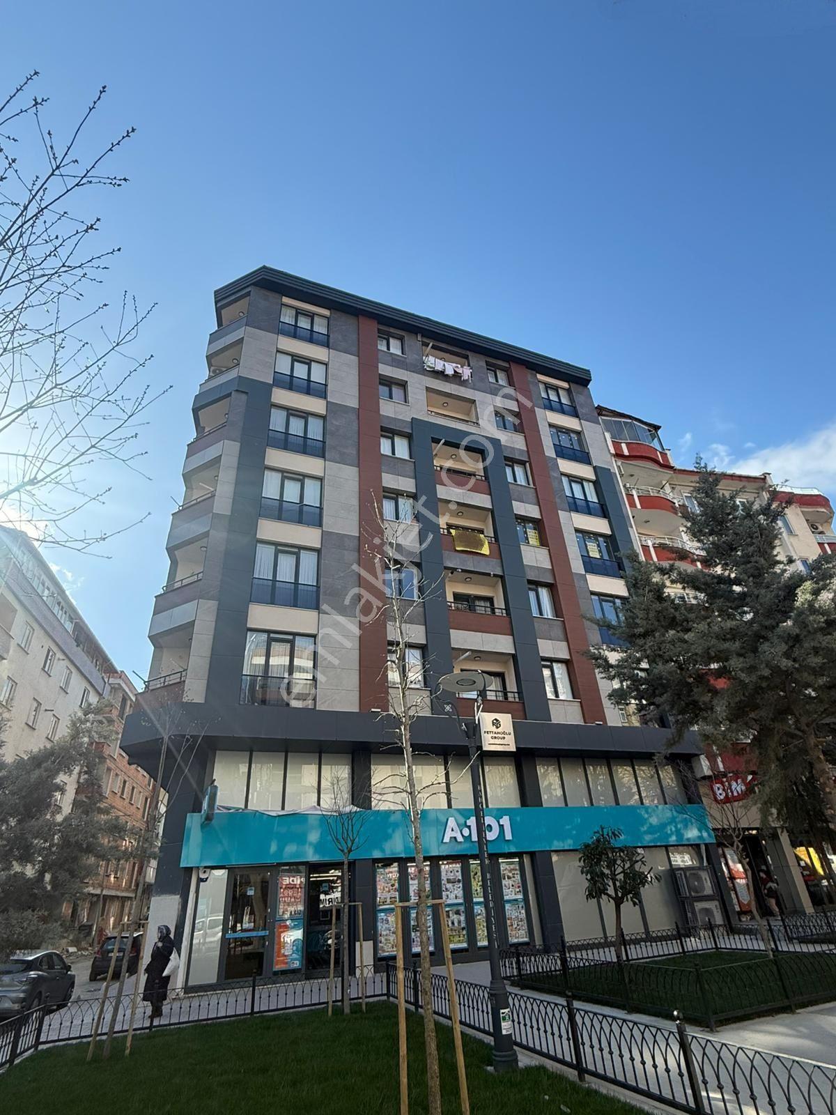 Cengiz Emlak.dan Ahmet Yesevi Caddesi Üzeri Sıfır 3+1 Kat 3 Otoparklı Daire