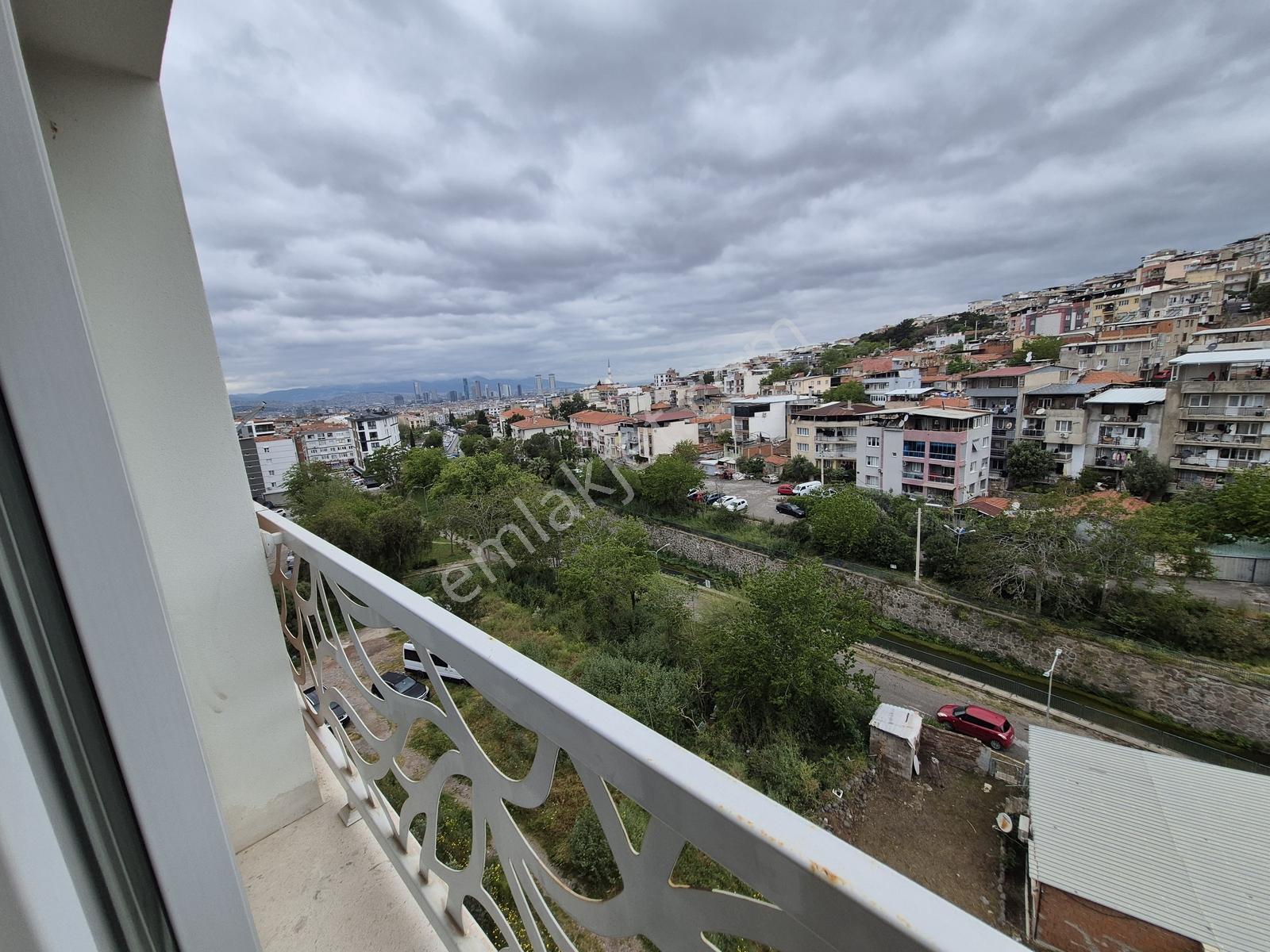 Satılık 2+1 Bornova Ergene Mahallesi Park Vadi Evlerinde - Görsel 15