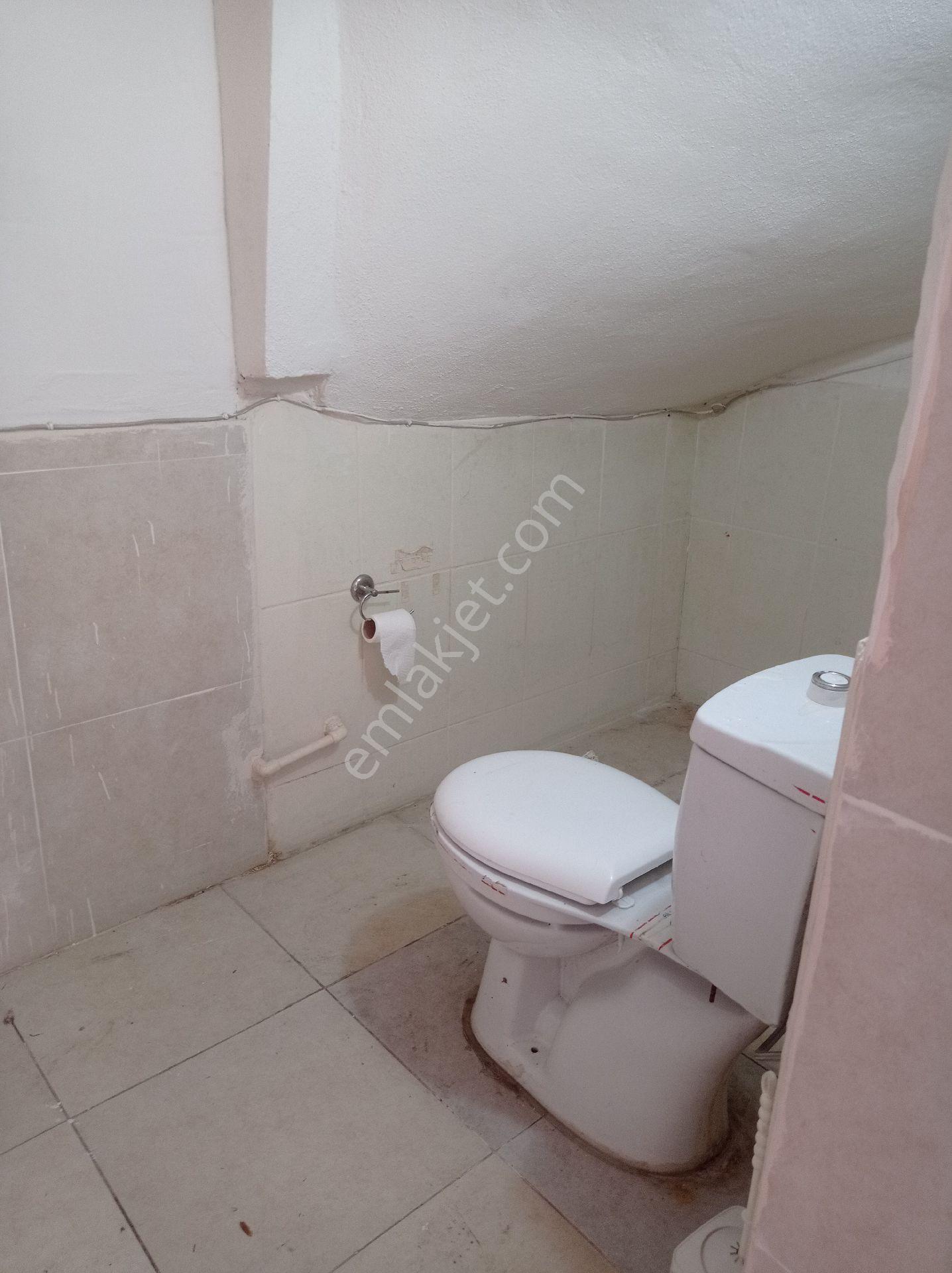 Cadde Üstü Konumu Güzel Kiralık Dükkan - Görsel 14