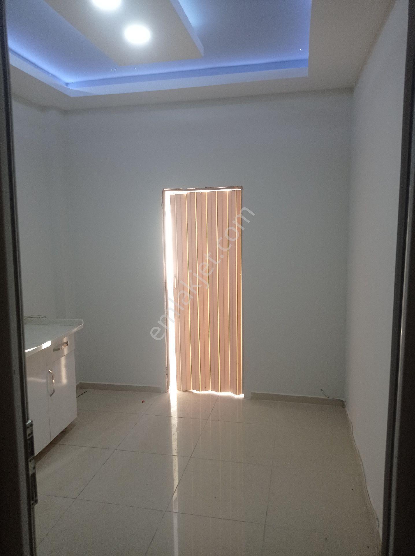 Cadde Üstü Konumu Güzel Kiralık Dükkan - Görsel 9