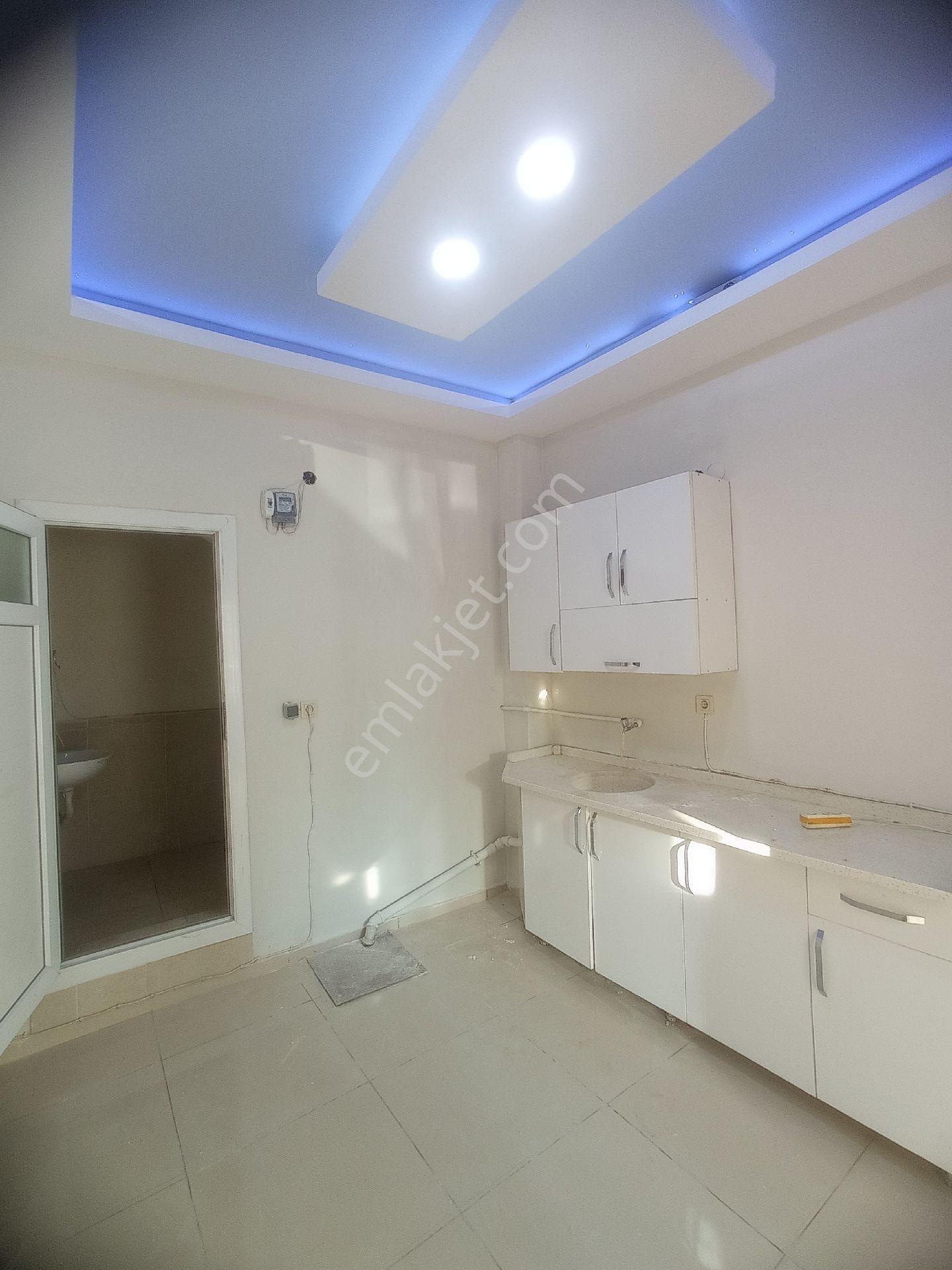 Cadde Üstü Konumu Güzel Kiralık Dükkan - Görsel 7