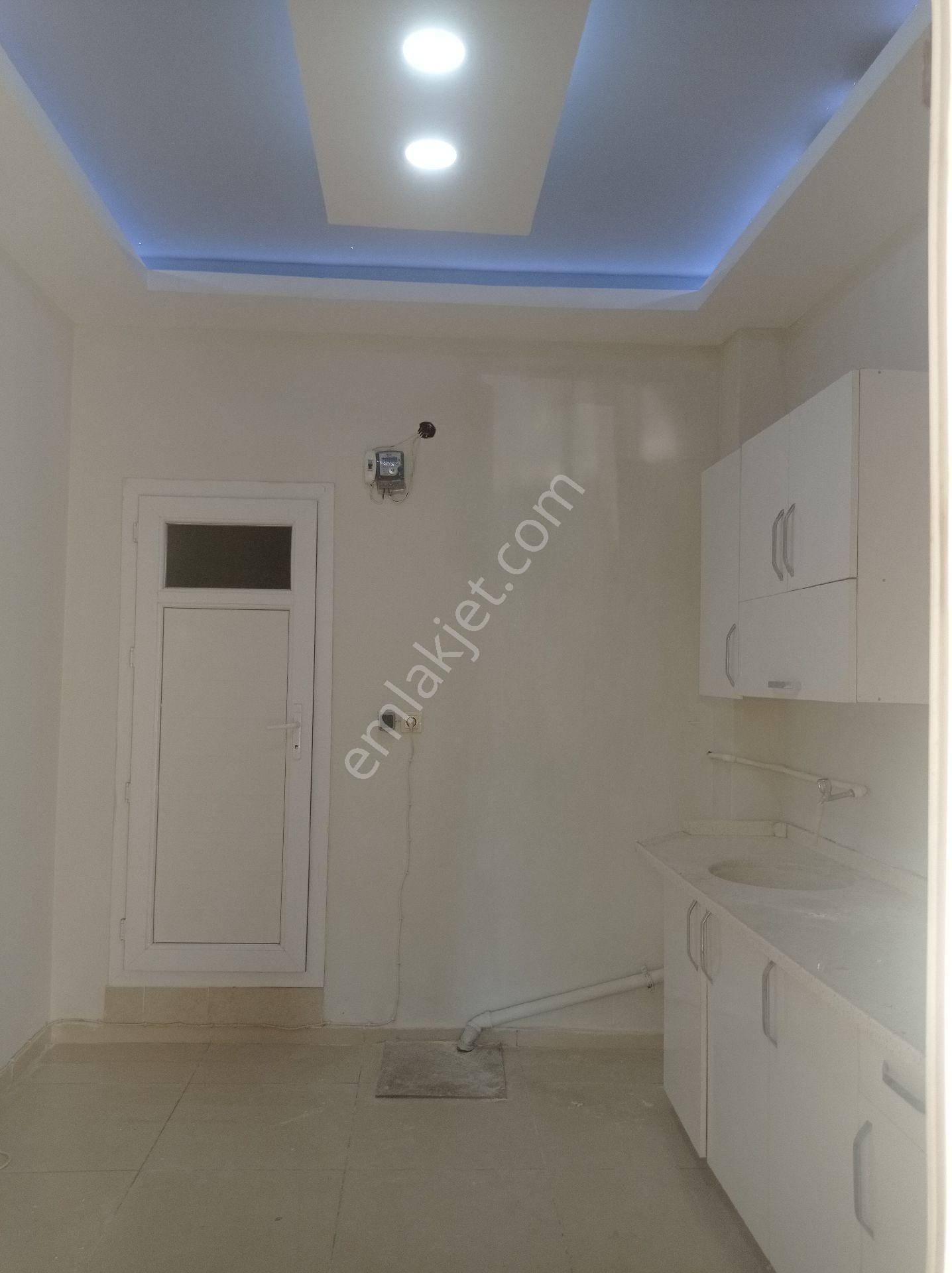 Cadde Üstü Konumu Güzel Kiralık Dükkan - Görsel 8