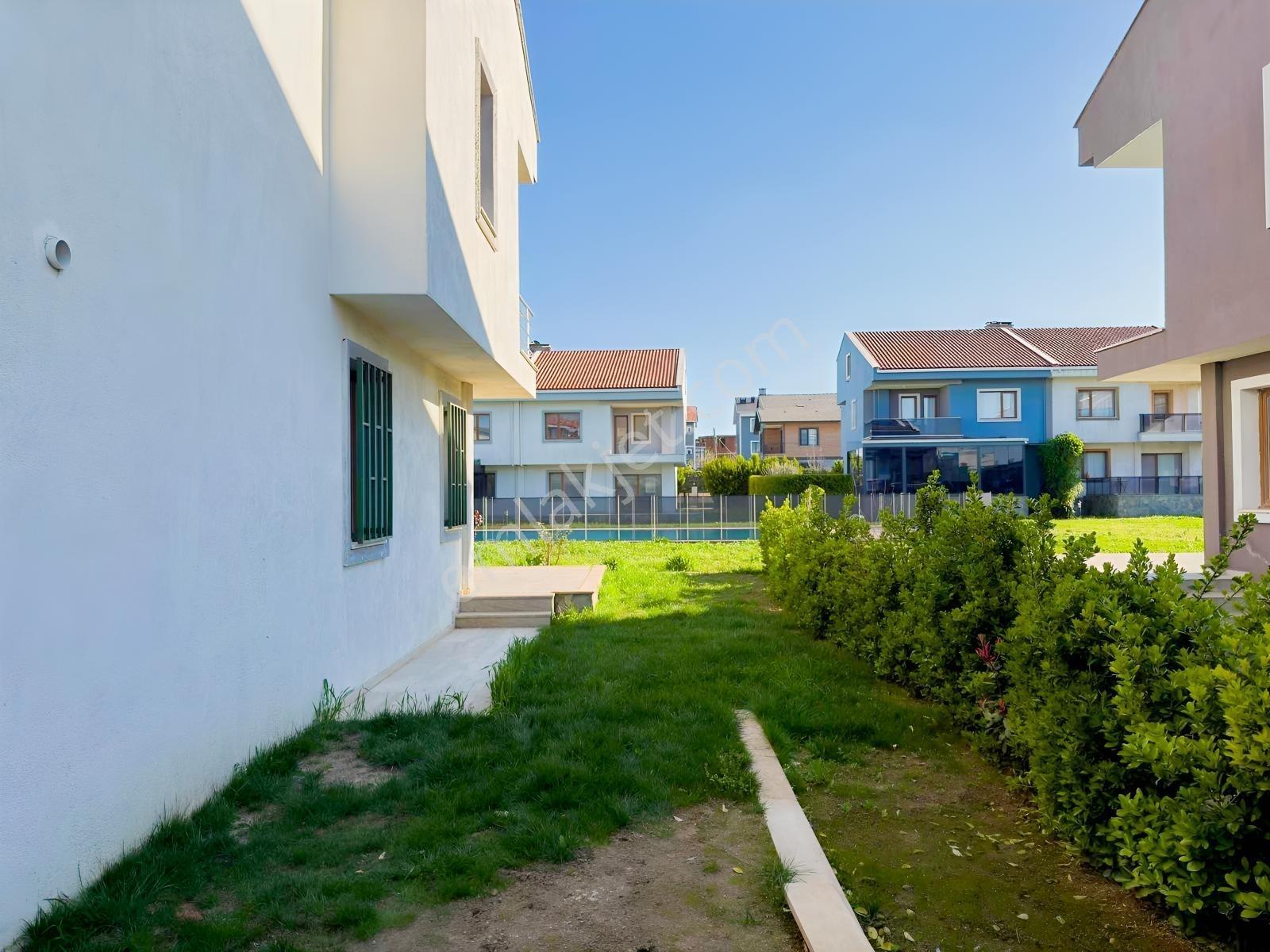 Özel Havuzlu 5+2 Lüks Villa - Denize Yürüme Mesafesinde - Görsel 7
