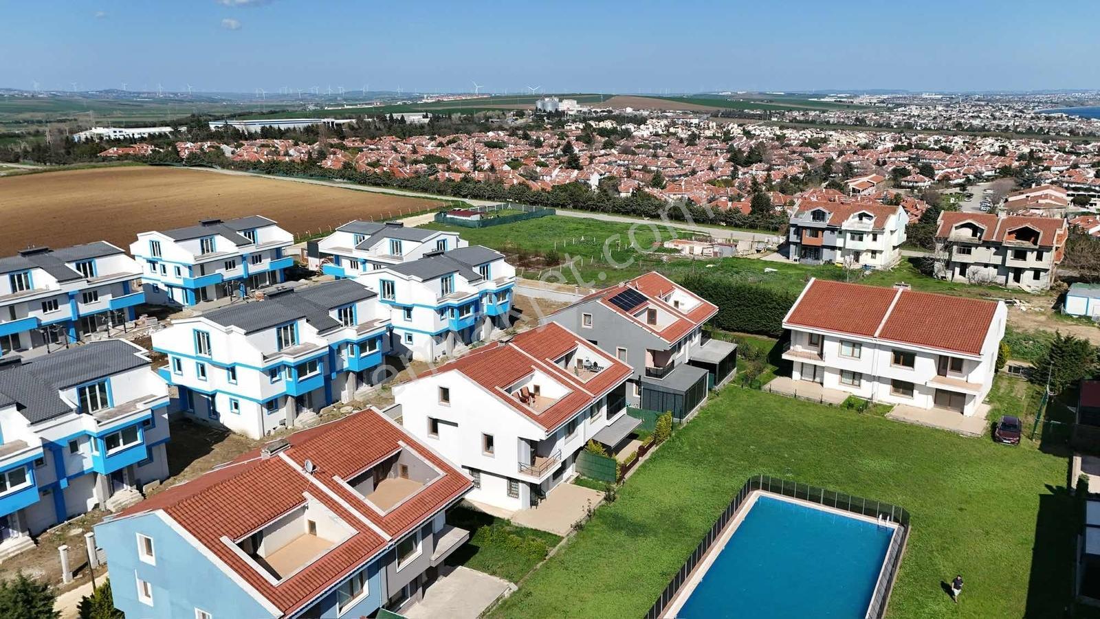 Özel Havuzlu 5+2 Lüks Villa - Denize Yürüme Mesafesinde - Görsel 24