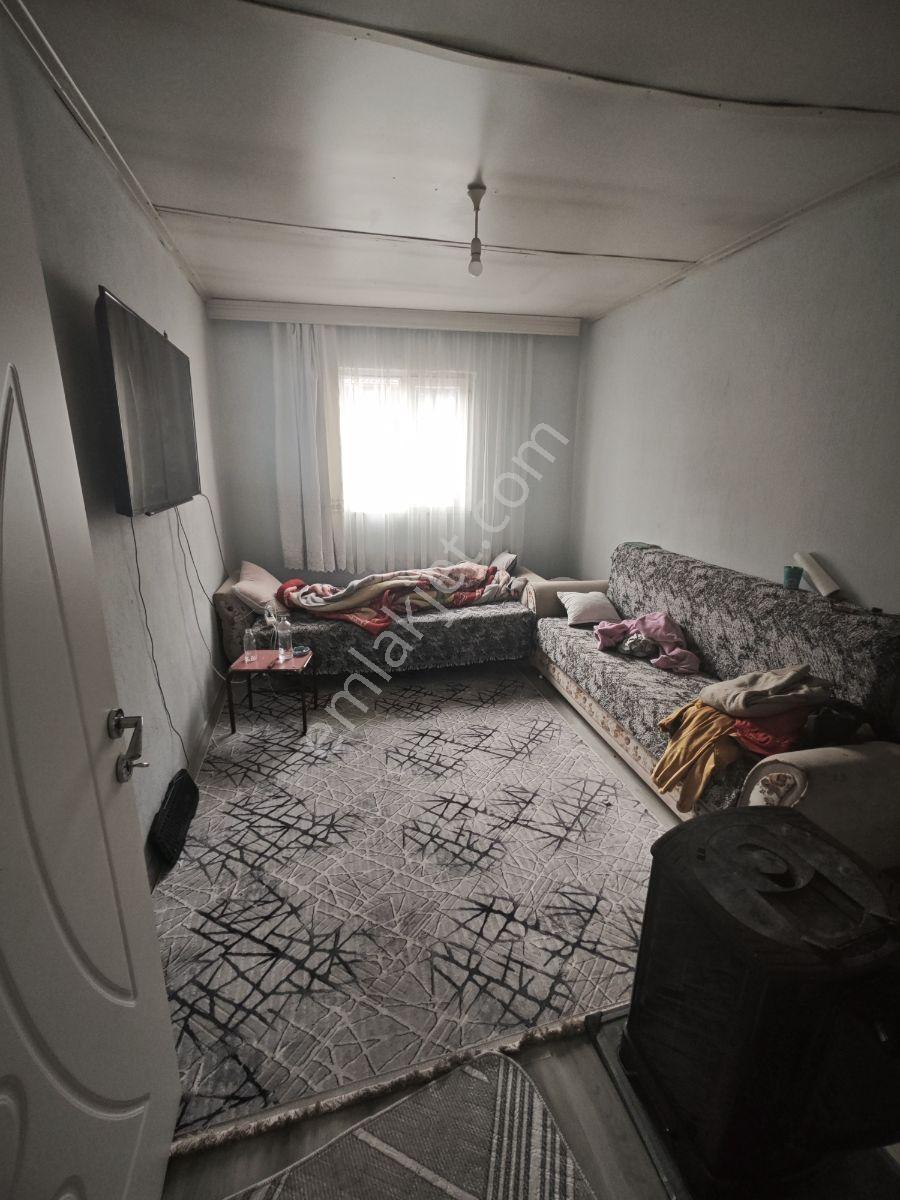 Uşak Dikilitaşta Satılık 4 Kat İmarlı Yatırımlık Müstakil Ev