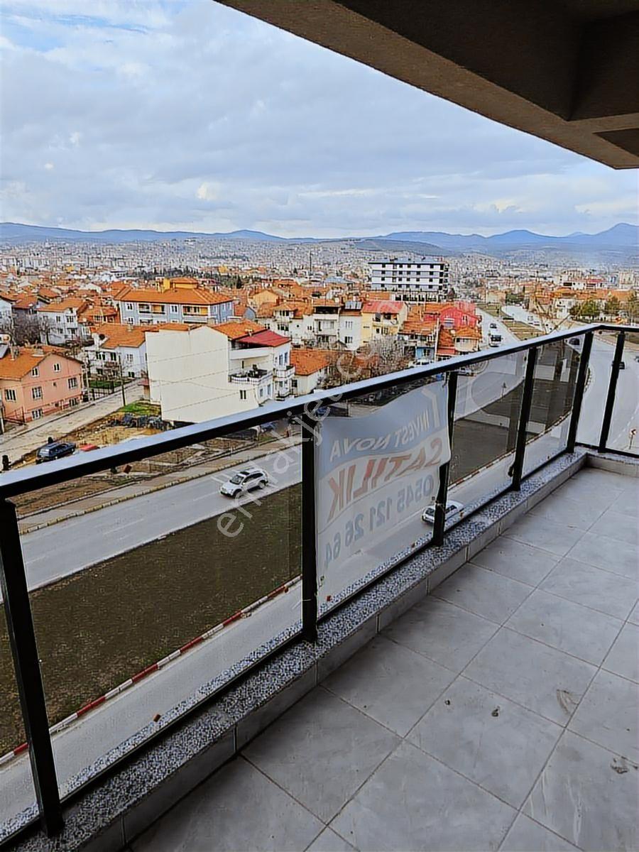 Uşak'ta Y. Sultan Selim Cad. Üzerinde 170 M Kare Muhteşem Daire - Görsel 4