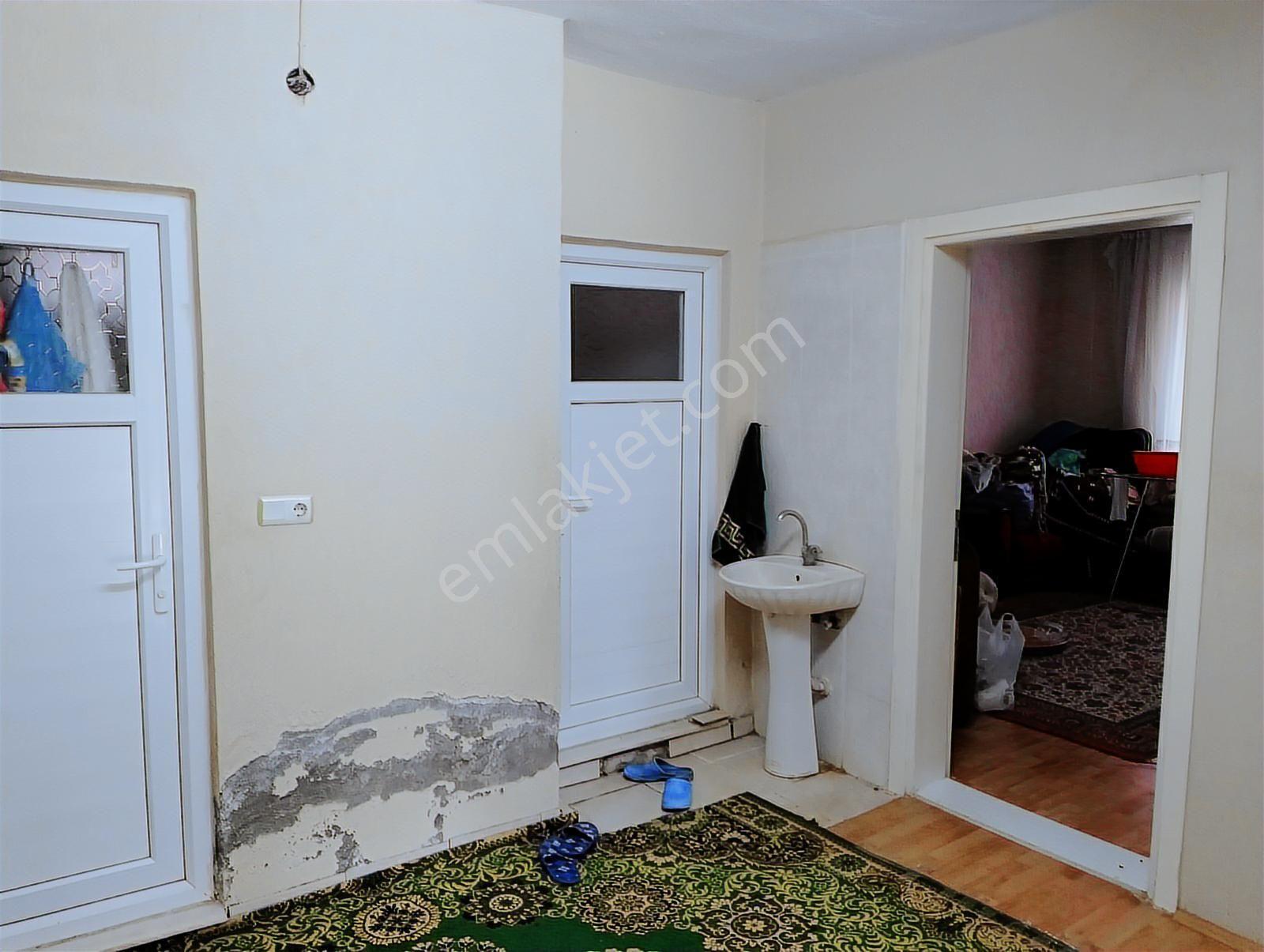 Omurca'da Satılık Hazır Düzen! 2 Katlı Betonerme Ev + Besihane - Görsel 13