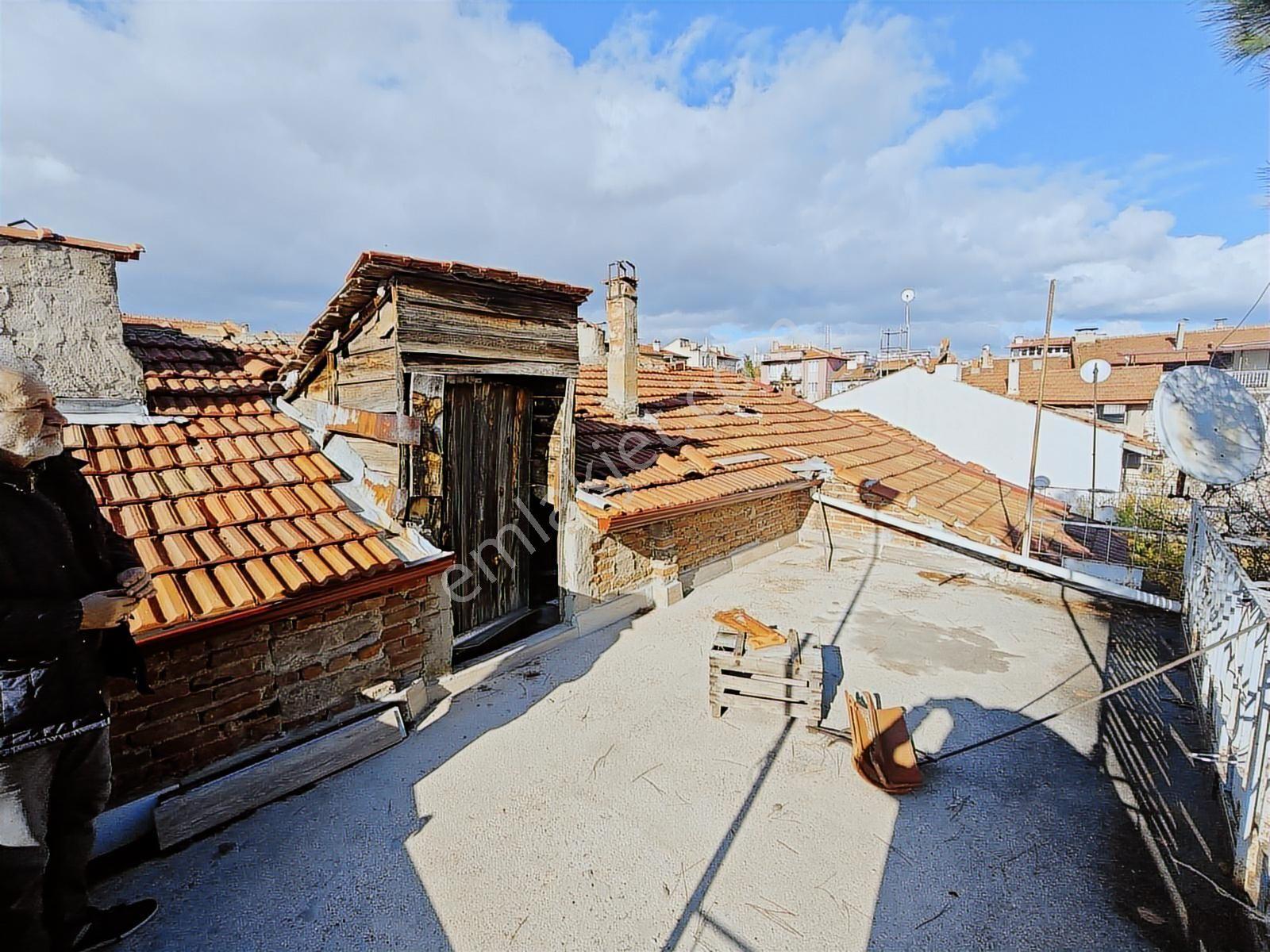 Uşak Cumhuriyet Mah. 231m² Arsa İçinde, Satılık Müstakil Ev - Görsel 18