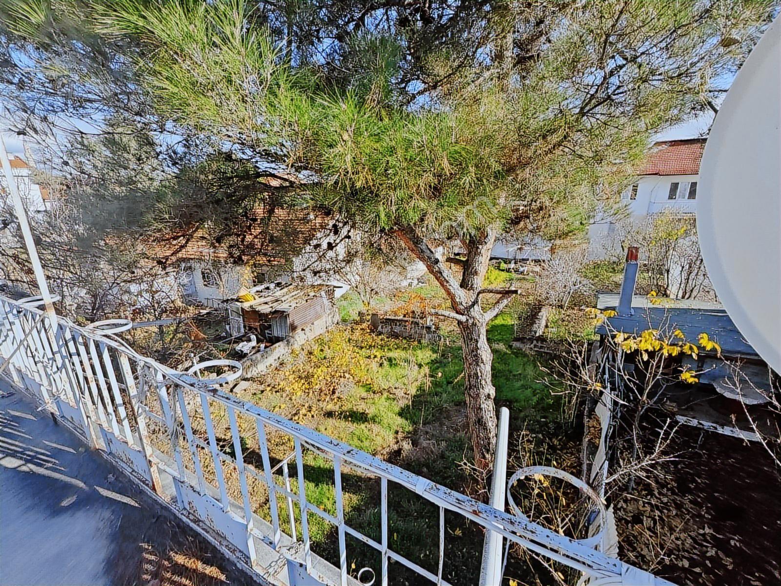 Uşak Cumhuriyet Mah. 231m² Arsa İçinde, Satılık Müstakil Ev - Görsel 2