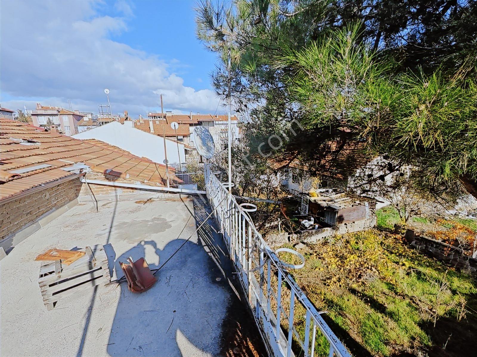 Uşak Cumhuriyet Mah. 231m² Arsa İçinde, Satılık Müstakil Ev - Görsel 17