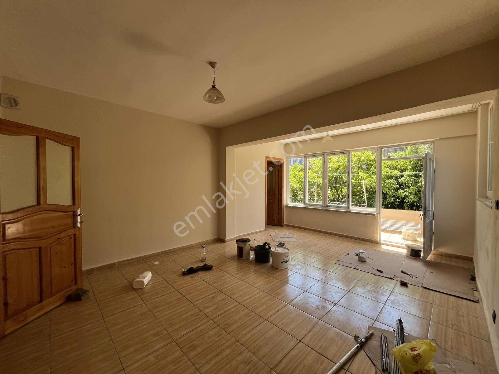 Fethiye Kesikkapı'da Eşyasız Kiralık 2+1 Bahçe Katı Daire