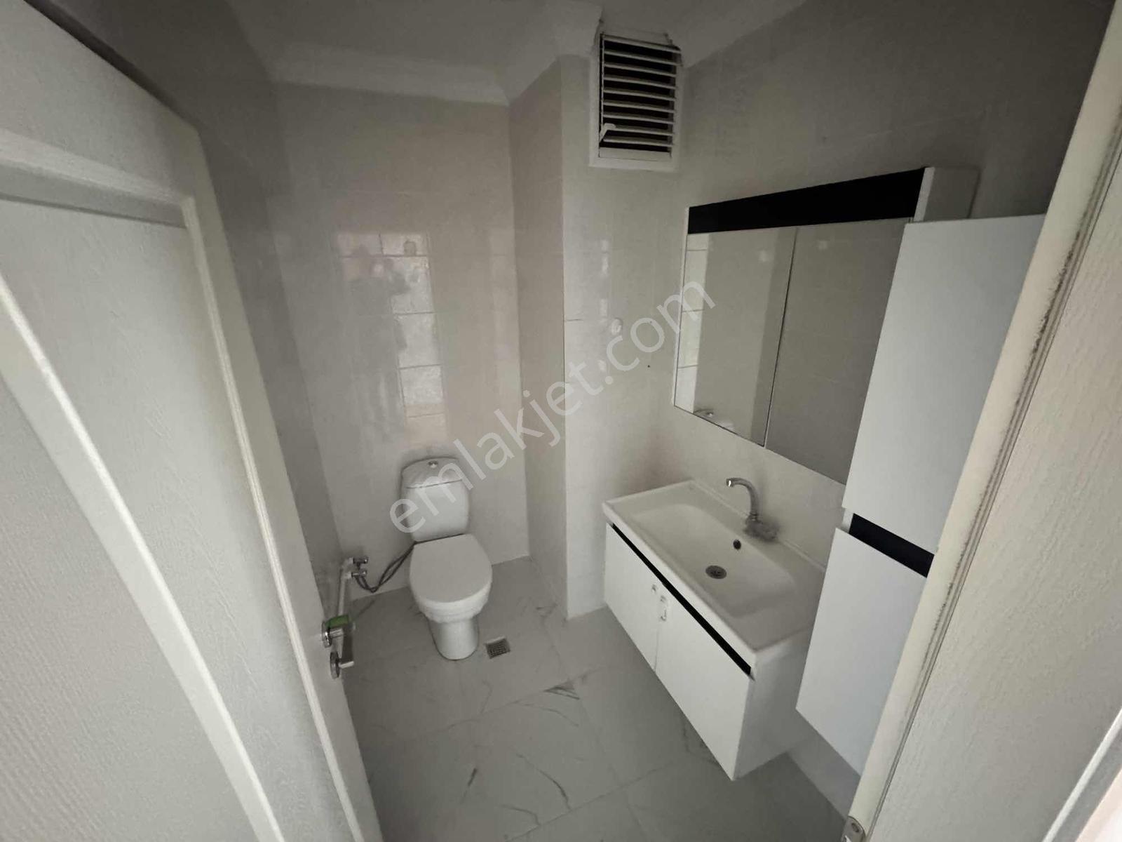 75.yıl Mahallesi Çimen Kaya Sitesinde 3+1 Kiralık Daire - Görsel 20