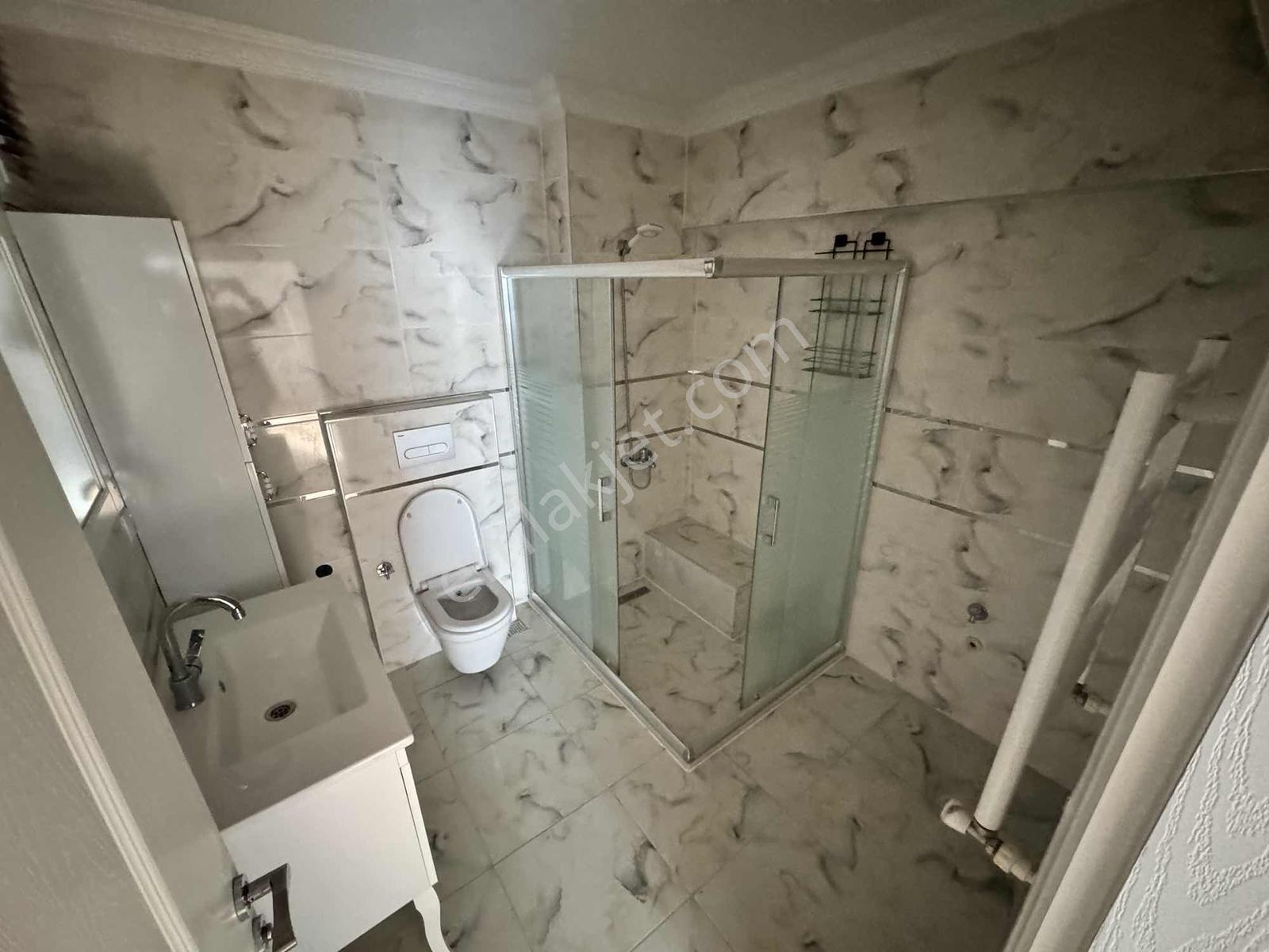 75.yıl Mahallesi Çimen Kaya Sitesinde 3+1 Kiralık Daire - Görsel 9