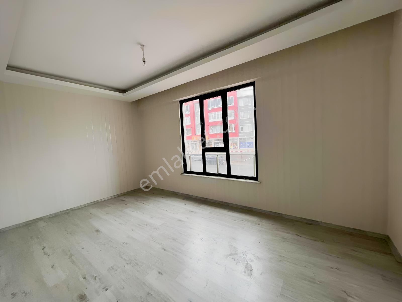 Ermoradan Barış Caddesinde Kanyon Parkı Civarı Geniş 3+1 Daire - Görsel 11