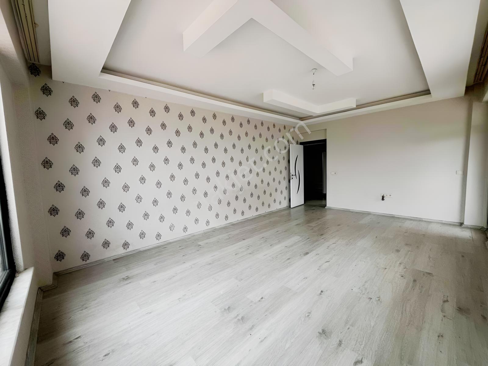 Ermoradan Barış Caddesinde Kanyon Parkı Civarı Geniş 3+1 Daire - Görsel 9