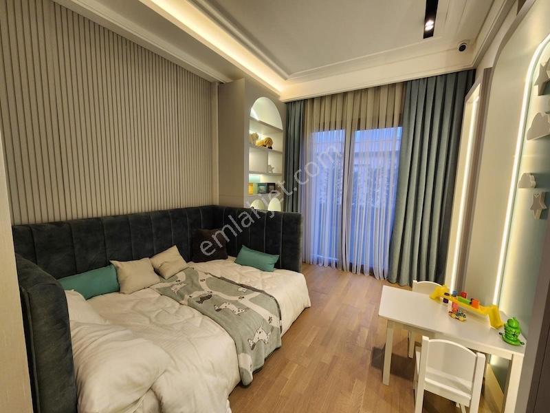 Göl Manzaralı Tek Katlı Oturuma Hazır Lüks Havuzlu Villa - Görsel 5