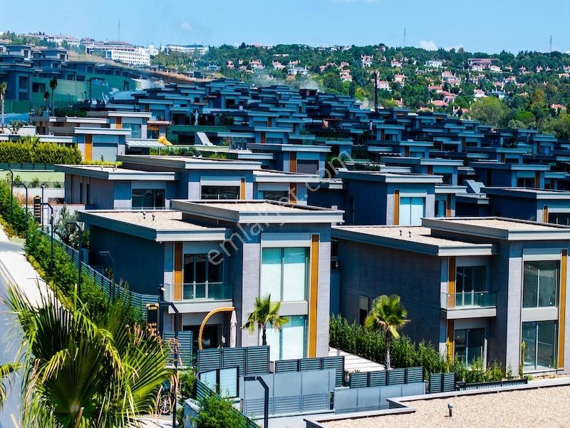 Göl Manzaralı Tek Katlı Oturuma Hazır Lüks Havuzlu Villa - Görsel 17