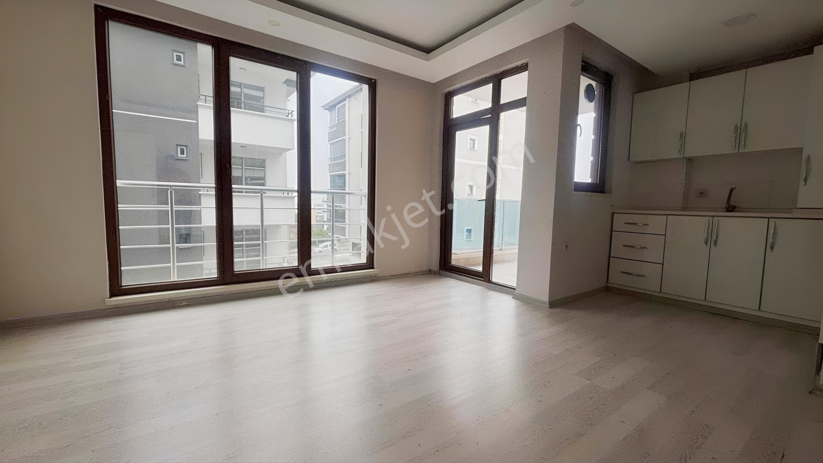 Atakum Körfez Mah. Tramvaya 50 Metre Kiralık 1+1 - Görsel 2