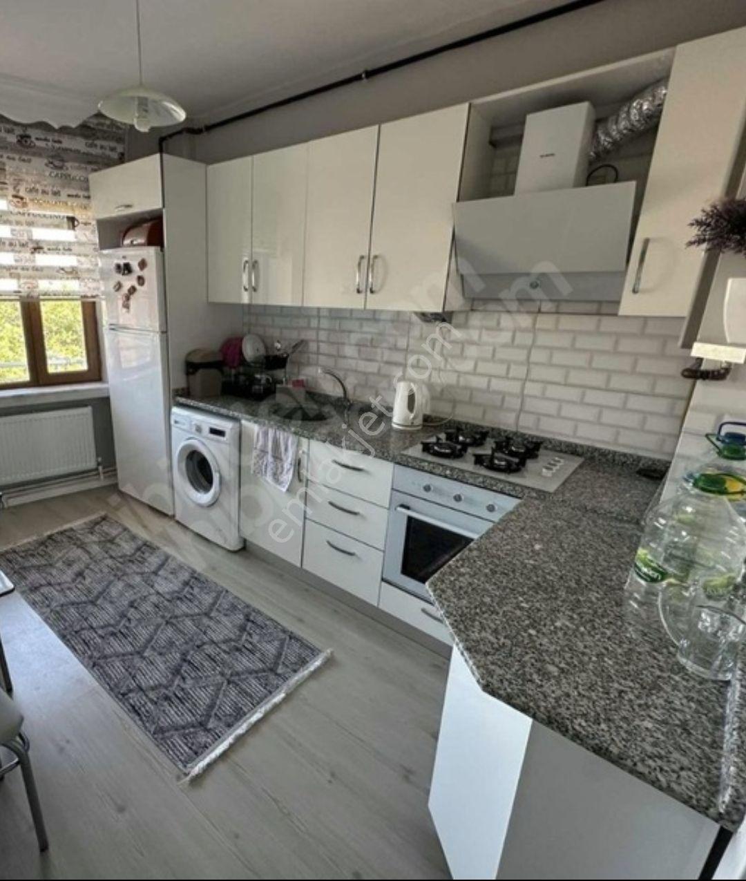 Sahibinden Sakarya 2 Cadde Üzeri Bakımlı 125 Metrekare Daire - Görsel 2