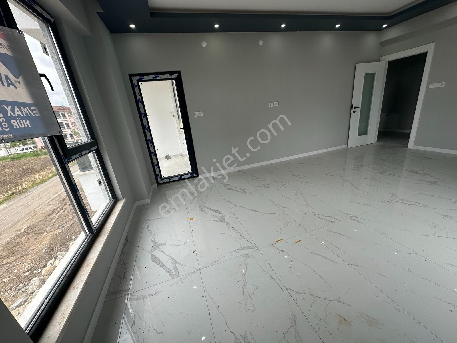 Remax Ayfer Sever'den Serdivan Yazlık 3+1 Satılık Sıfır Daire - Görsel 3