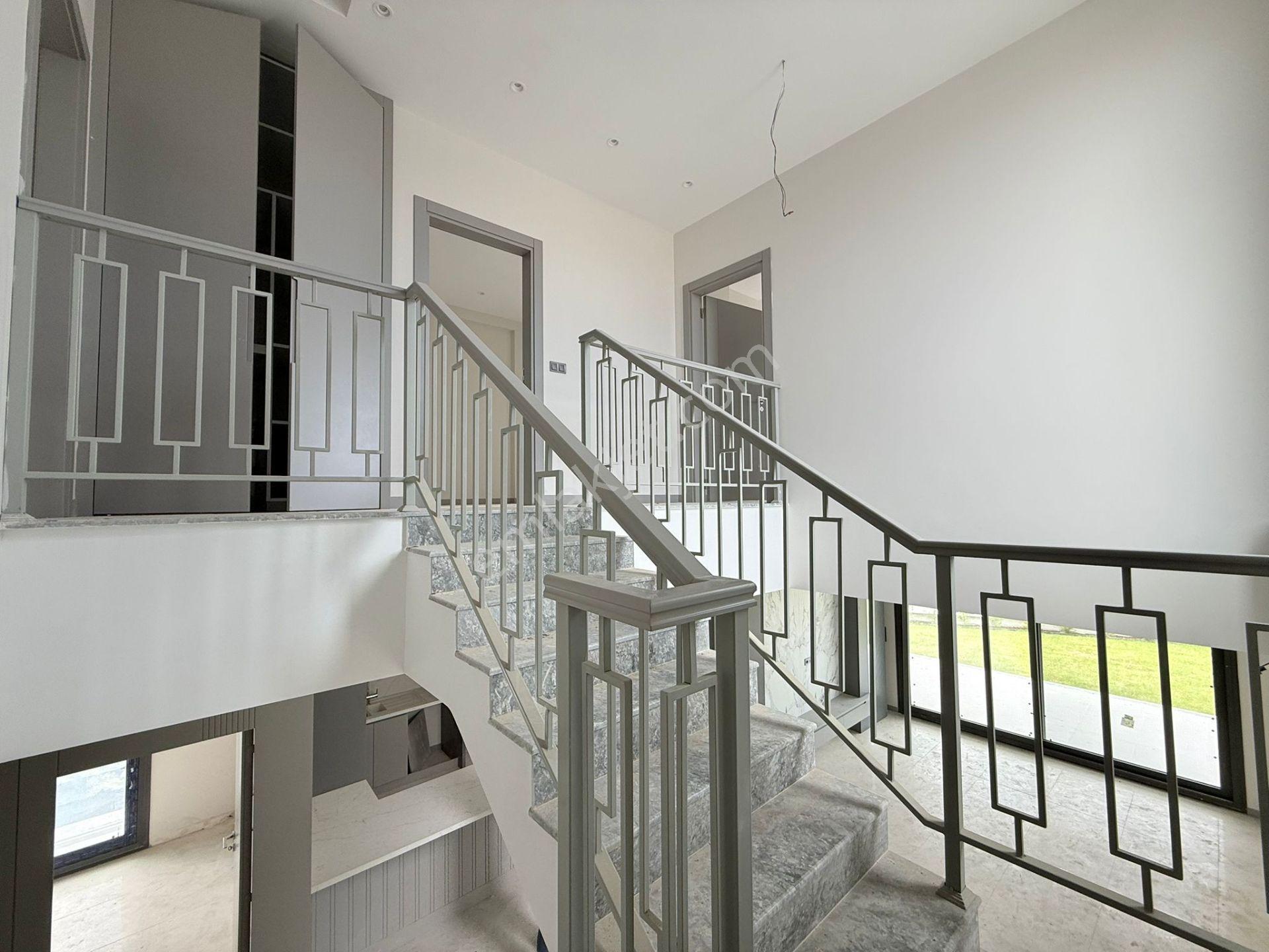 Manzara-güvenlik-özel Havuz/otopark-yerden Isıtma-450 M2 Bahçe-lüx-akıllı Ev-tamamı Müstakil - Görsel 17