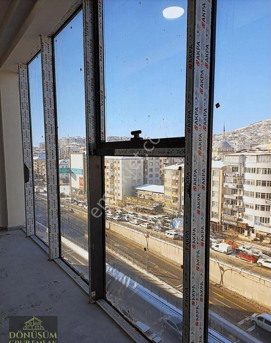 Dönüşüm'den Şehrin Gözbebeği Yemenoğlu Center'da Ultra Lüks Ofis - Görsel 14