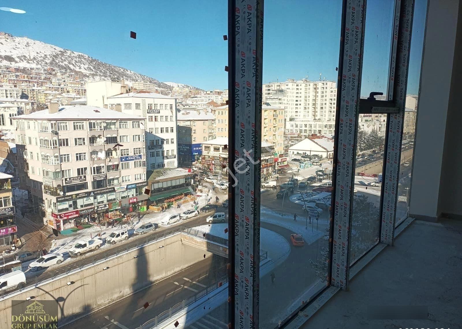 Dönüşüm'den Şehrin Gözbebeği Yemenoğlu Center'da Ultra Lüks Ofis - Görsel 17