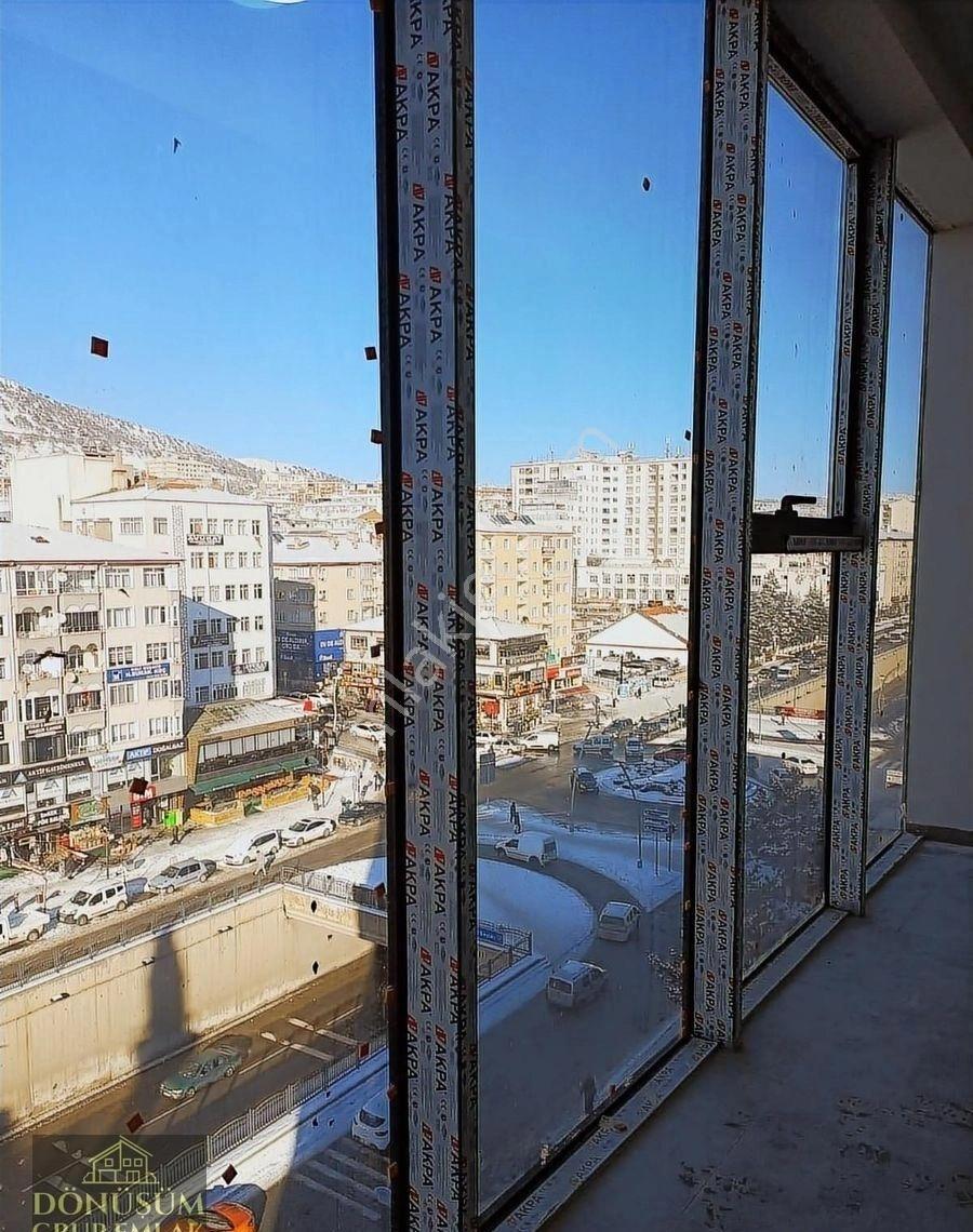 Dönüşüm'den Şehrin Gözbebeği Yemenoğlu Center'da Ultra Lüks Ofis - Görsel 12