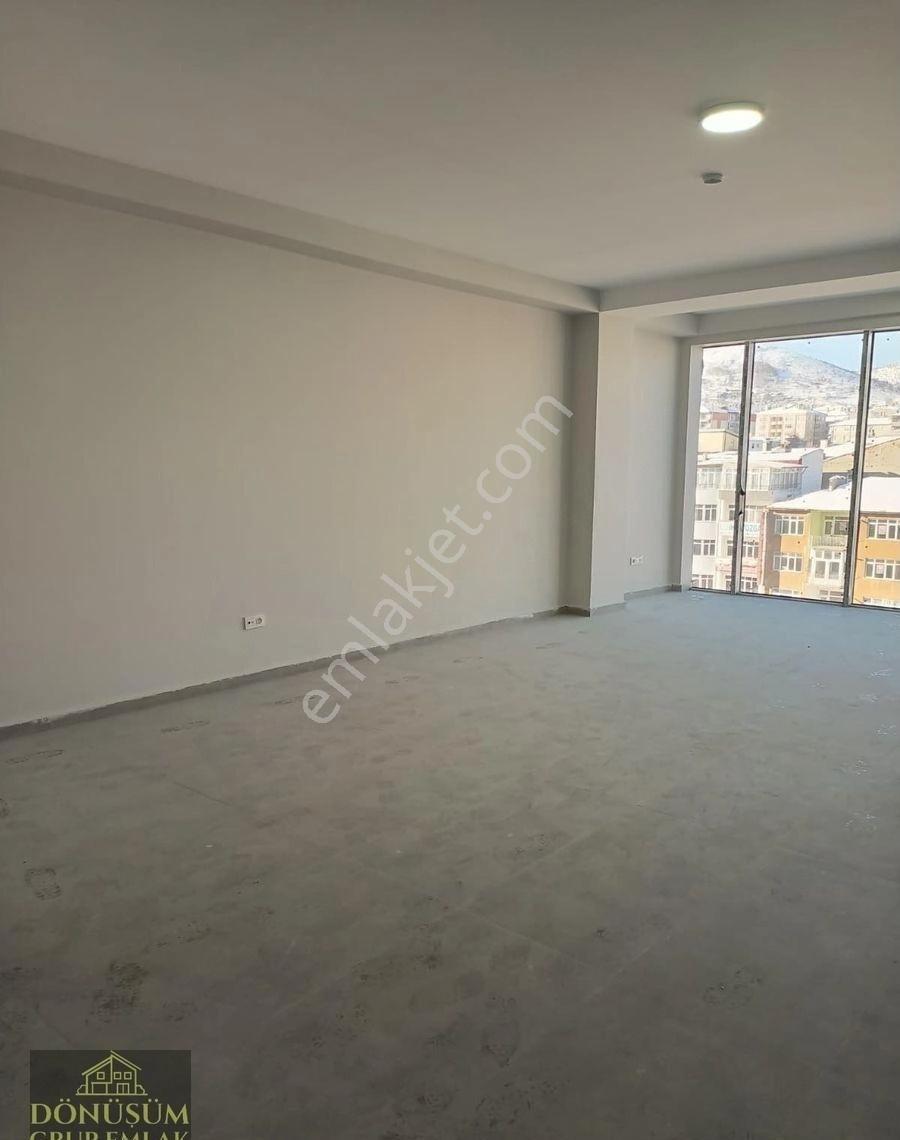 Dönüşüm'den Şehrin Gözbebeği Yemenoğlu Center'da Ultra Lüks Ofis - Görsel 19