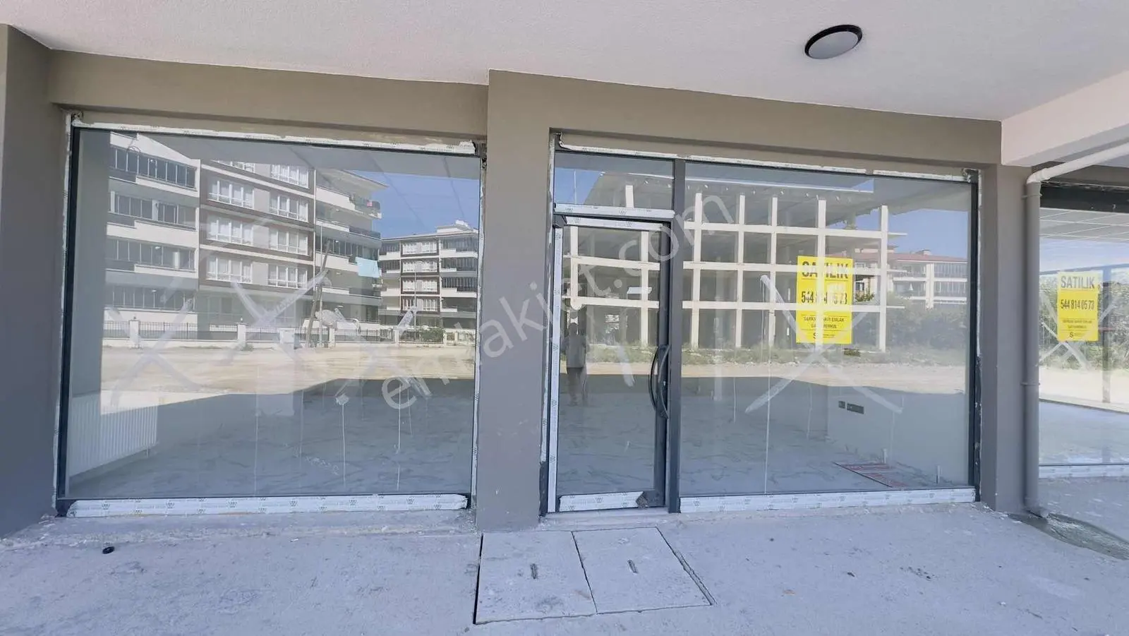 Merkez Kemerköprü Satılık Sıfır Dükkan Ön Cephe