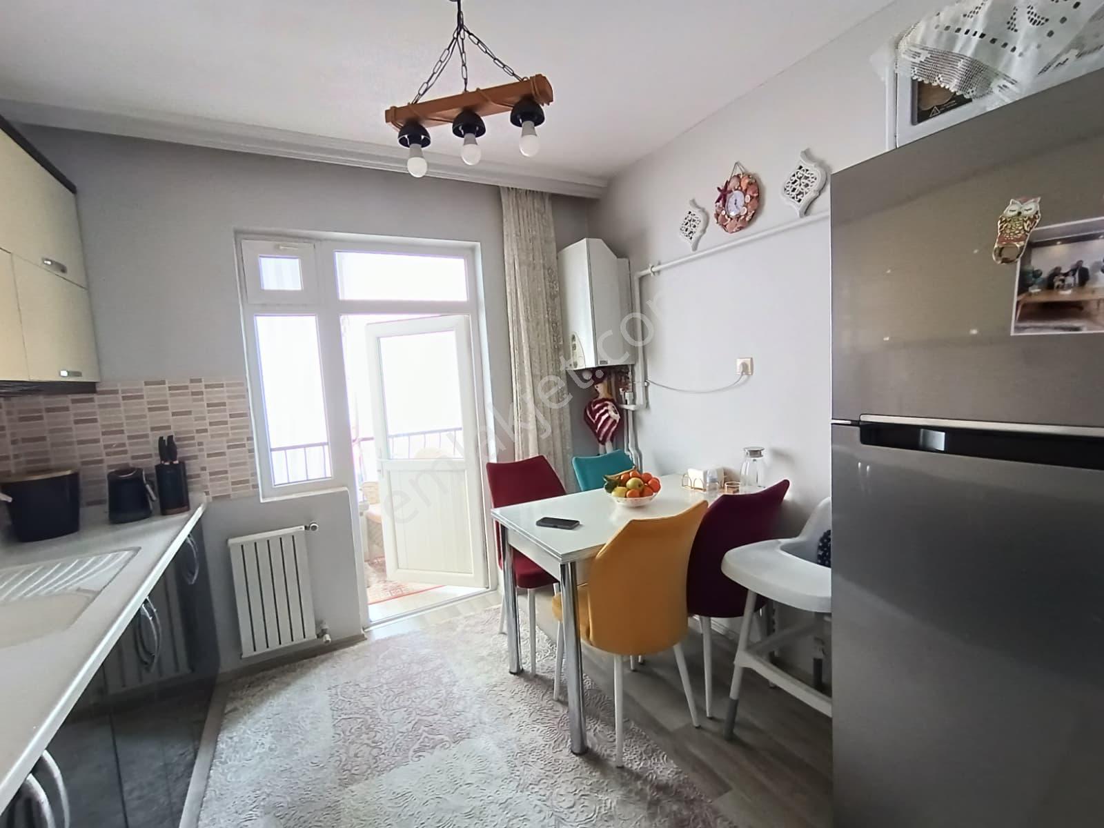 Hayatın İçinde Caddede Muradiye Cami Karşısı Satılık 3+1 Daire - Görsel 17