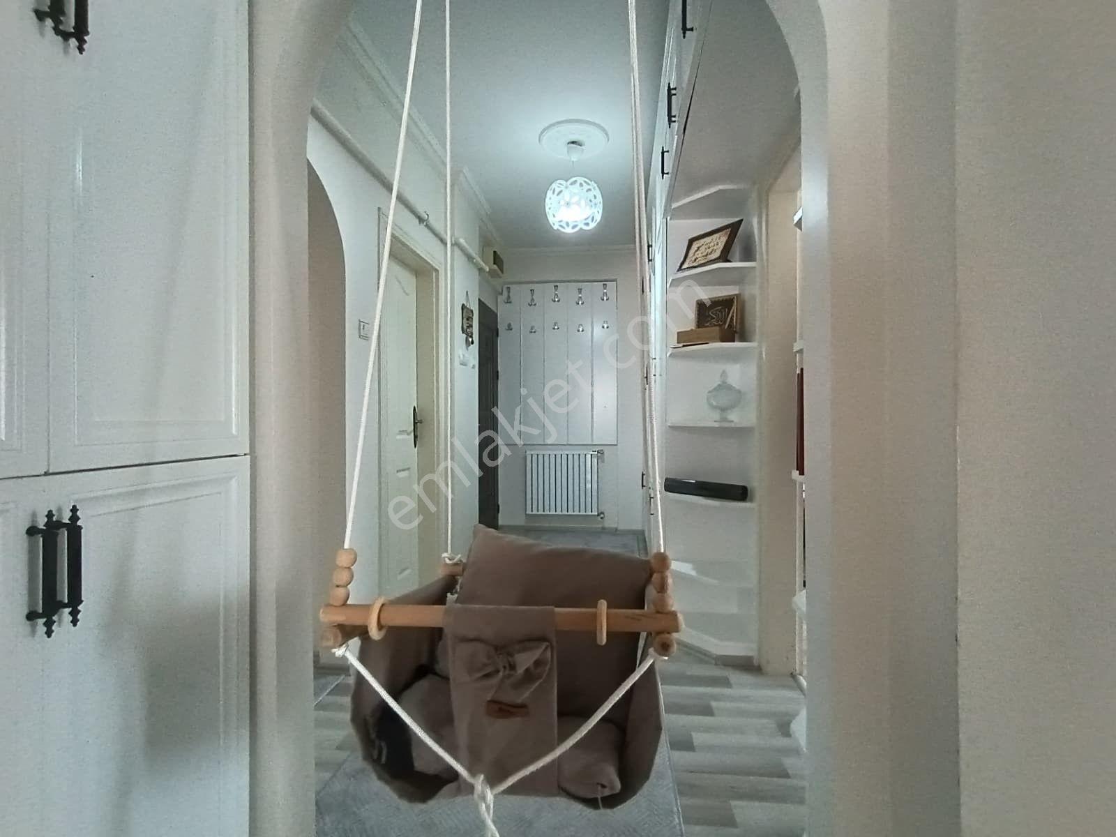 Hayatın İçinde Caddede Muradiye Cami Karşısı Satılık 3+1 Daire - Görsel 7