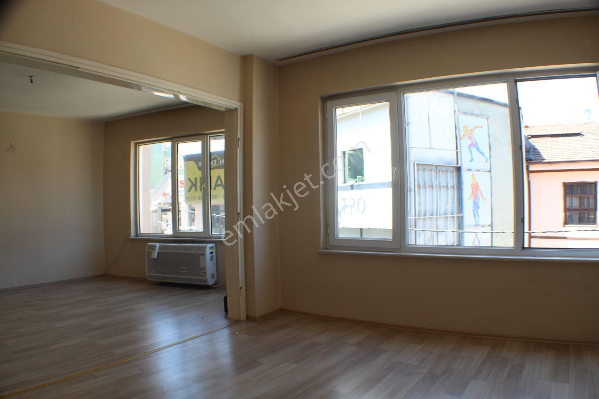 Bursa Ünlü Cadde Kayıhan Girişi 2. Kat 80 M2 2. Kat Daire Kiralık - Görsel 8