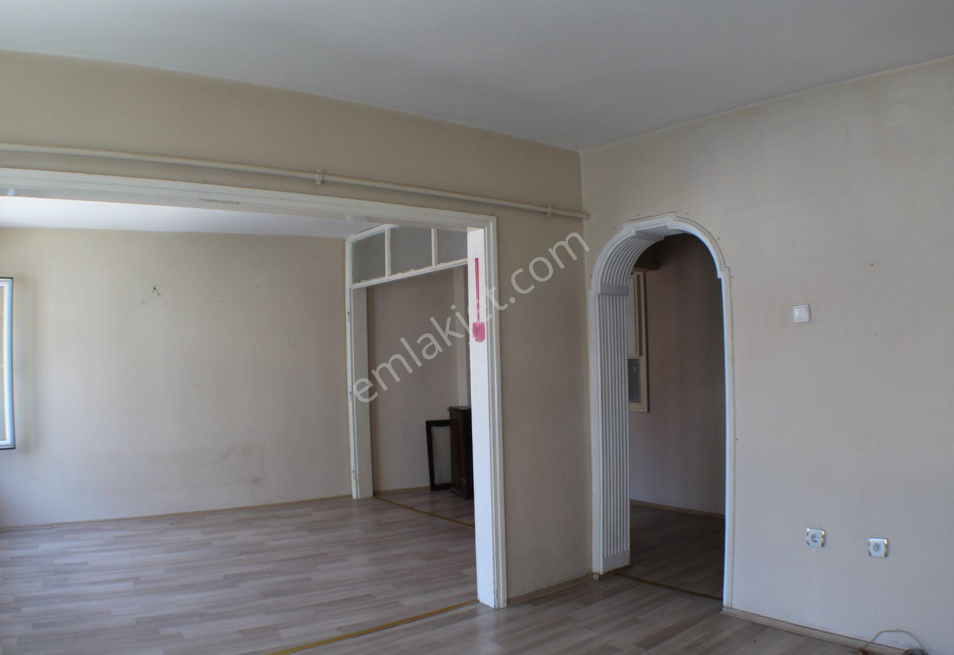Bursa Ünlü Cadde Kayıhan Girişi 2. Kat 80 M2 2. Kat Daire Kiralık - Görsel 4