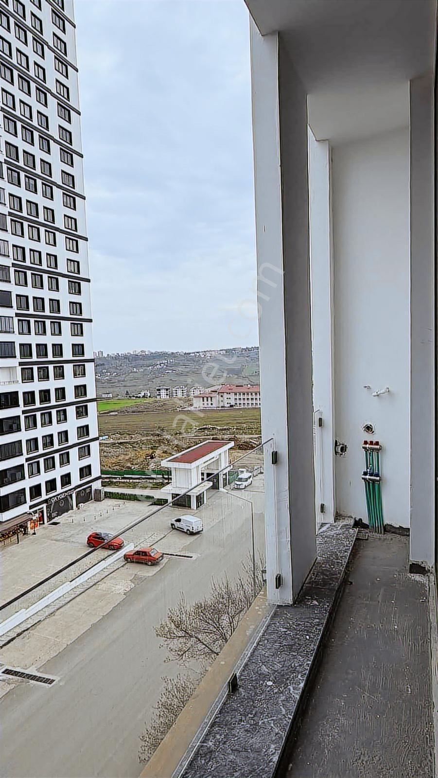 İlyas Nas'tan Gökdelenler Bölgesi Invest Prıme'de Köşe Ofis - Görsel 12