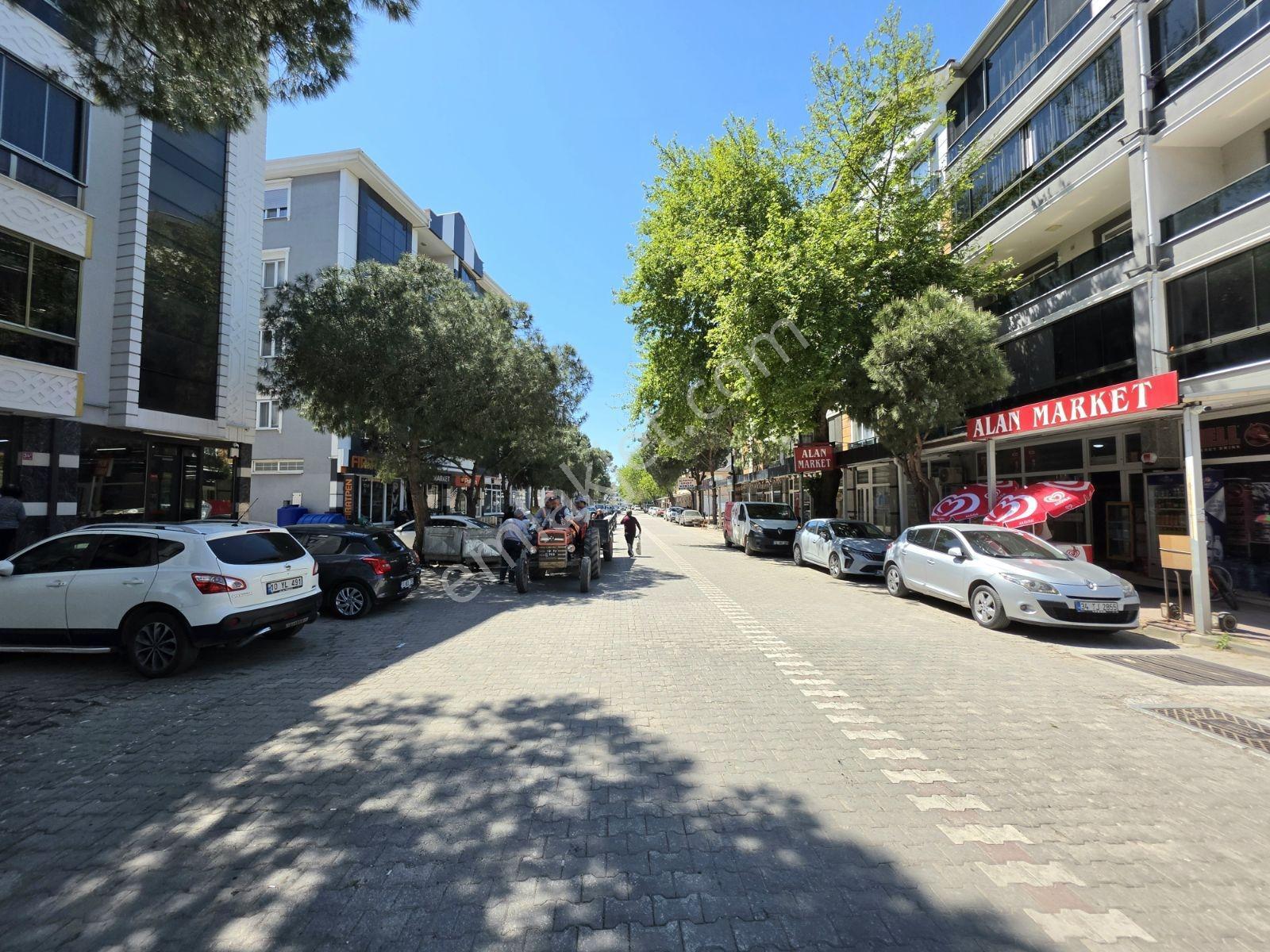 Altınova Merkezde Ana Cadde Üstü 3+1 140 M2 Fırsat Daire - Görsel 11