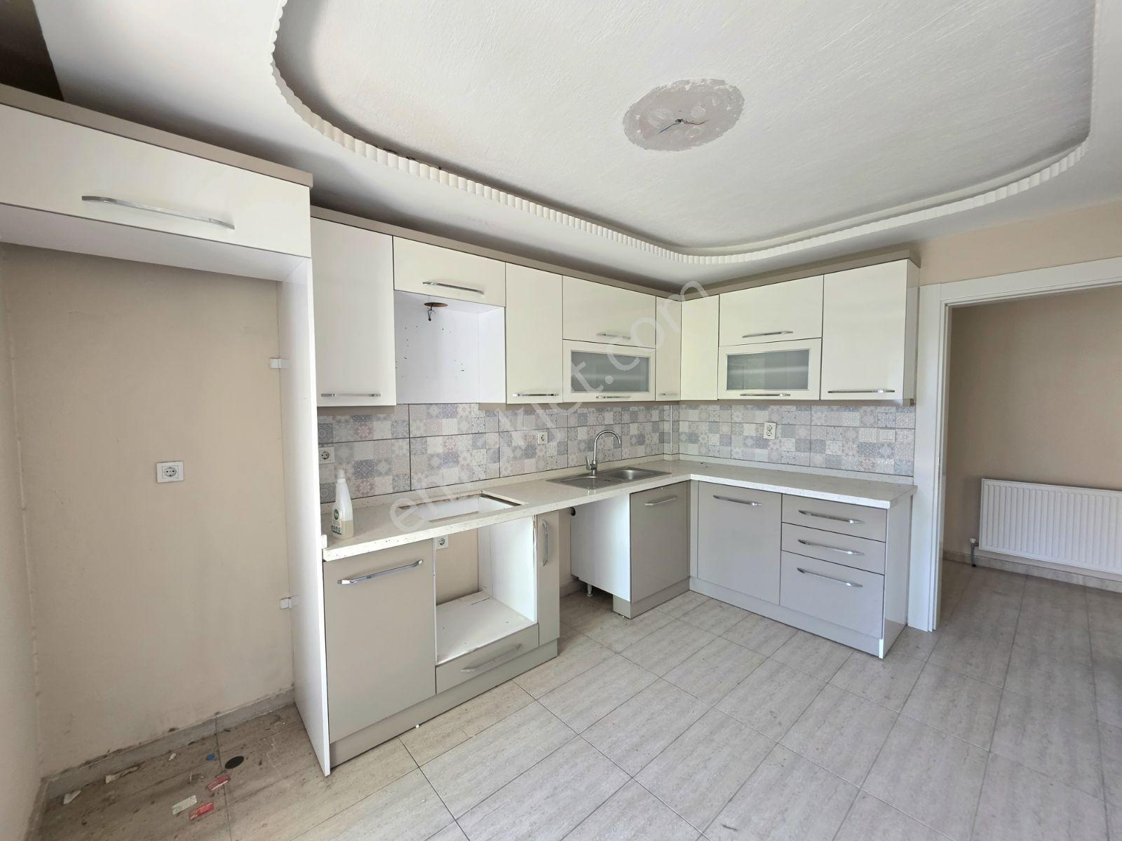 Altınova Merkezde Ana Cadde Üstü 3+1 140 M2 Fırsat Daire - Görsel 22