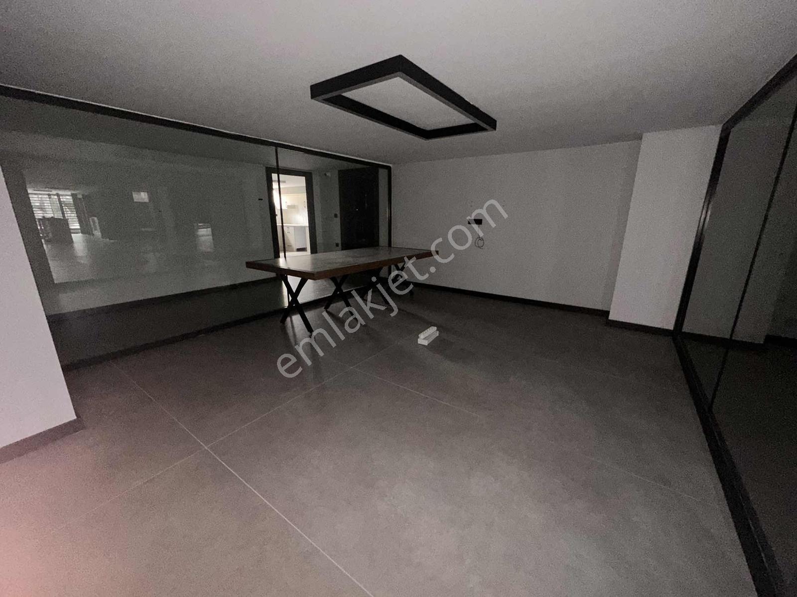 Ordu Giresun Bulvar Üzeri Lüx Dizayn 1345 M2 Kiralık İşyeri - Görsel 25